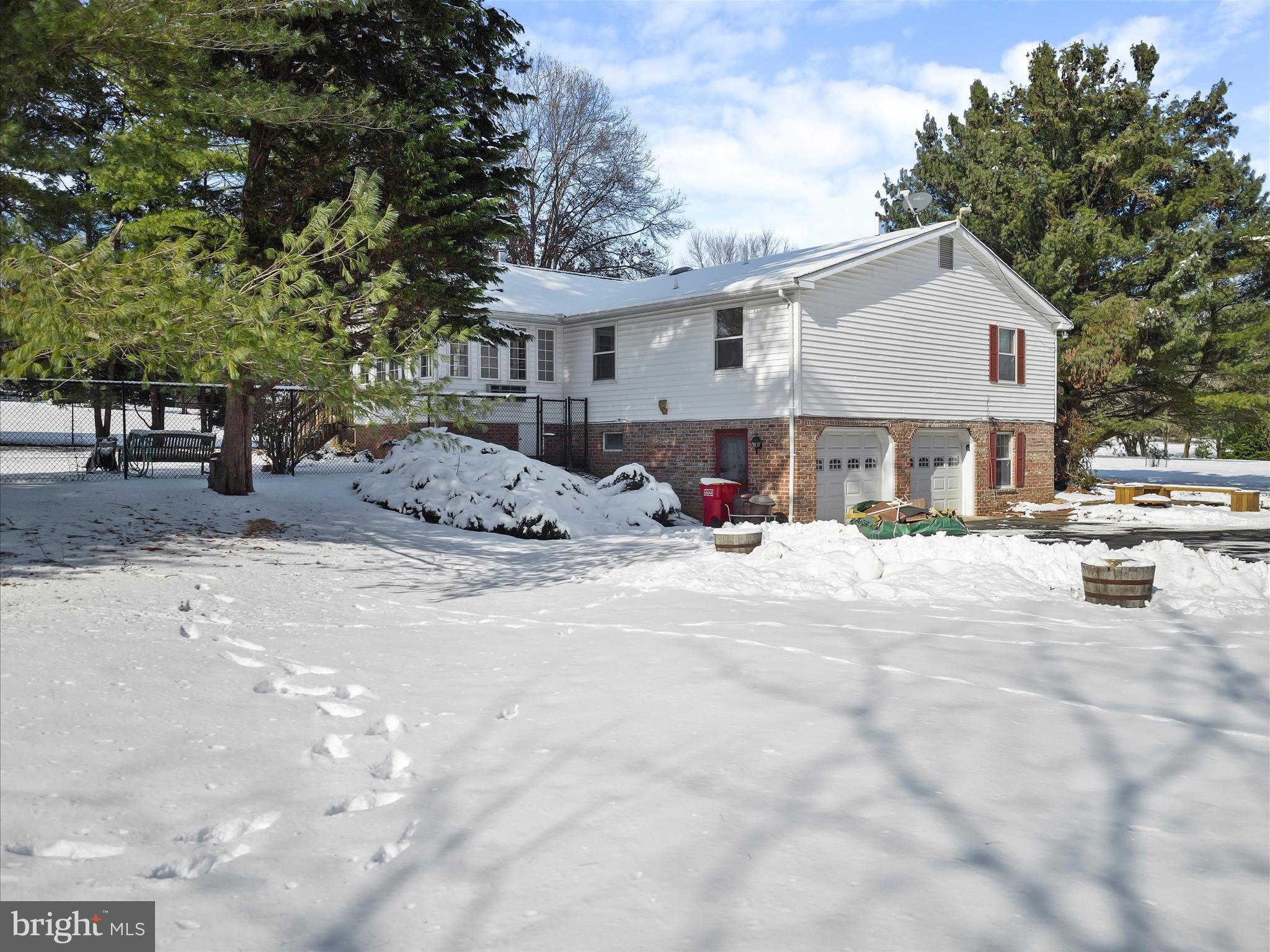 WEST CAVALAND - Residential