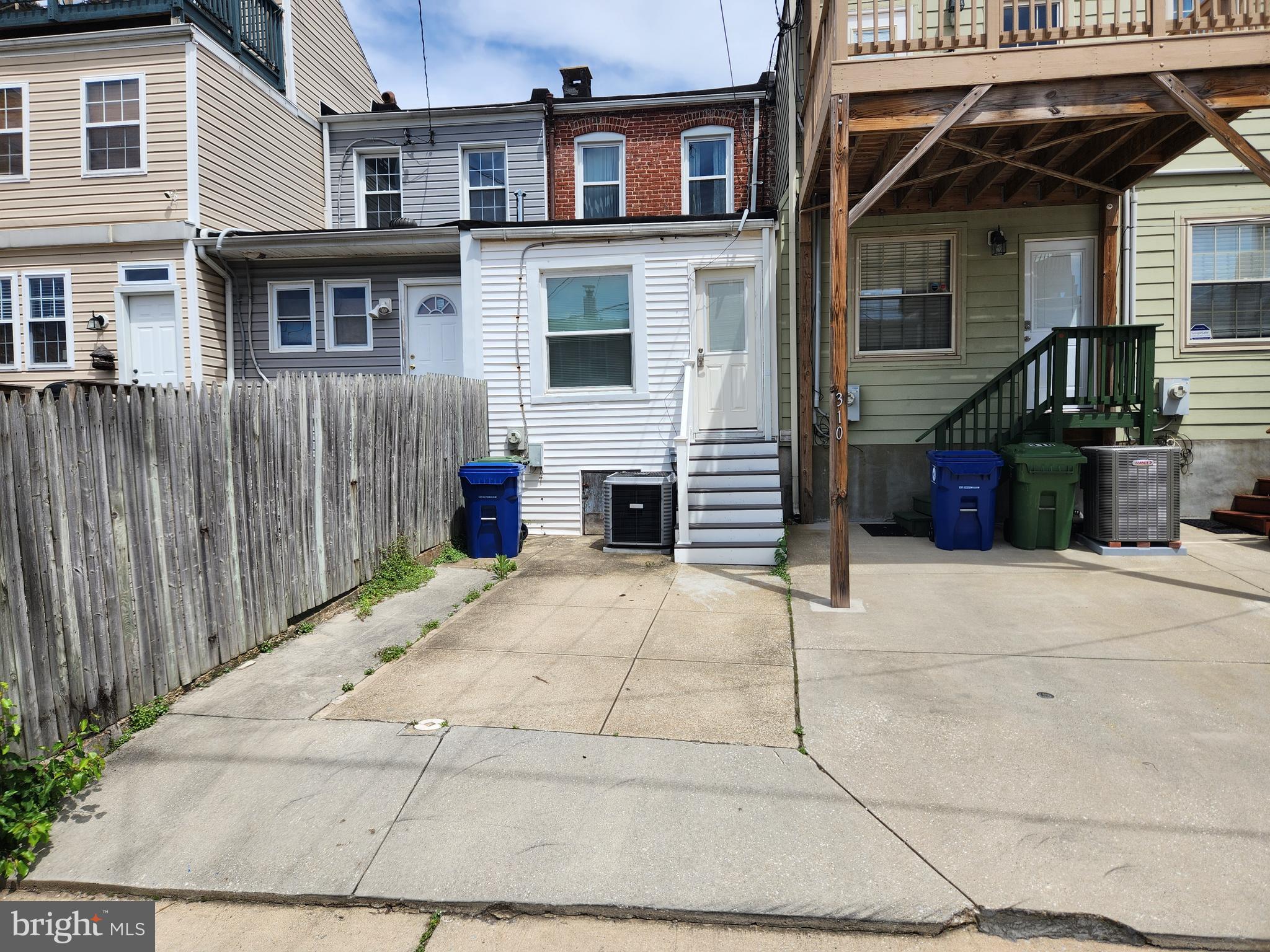 HIGHLANDTOWN - Residential Lease