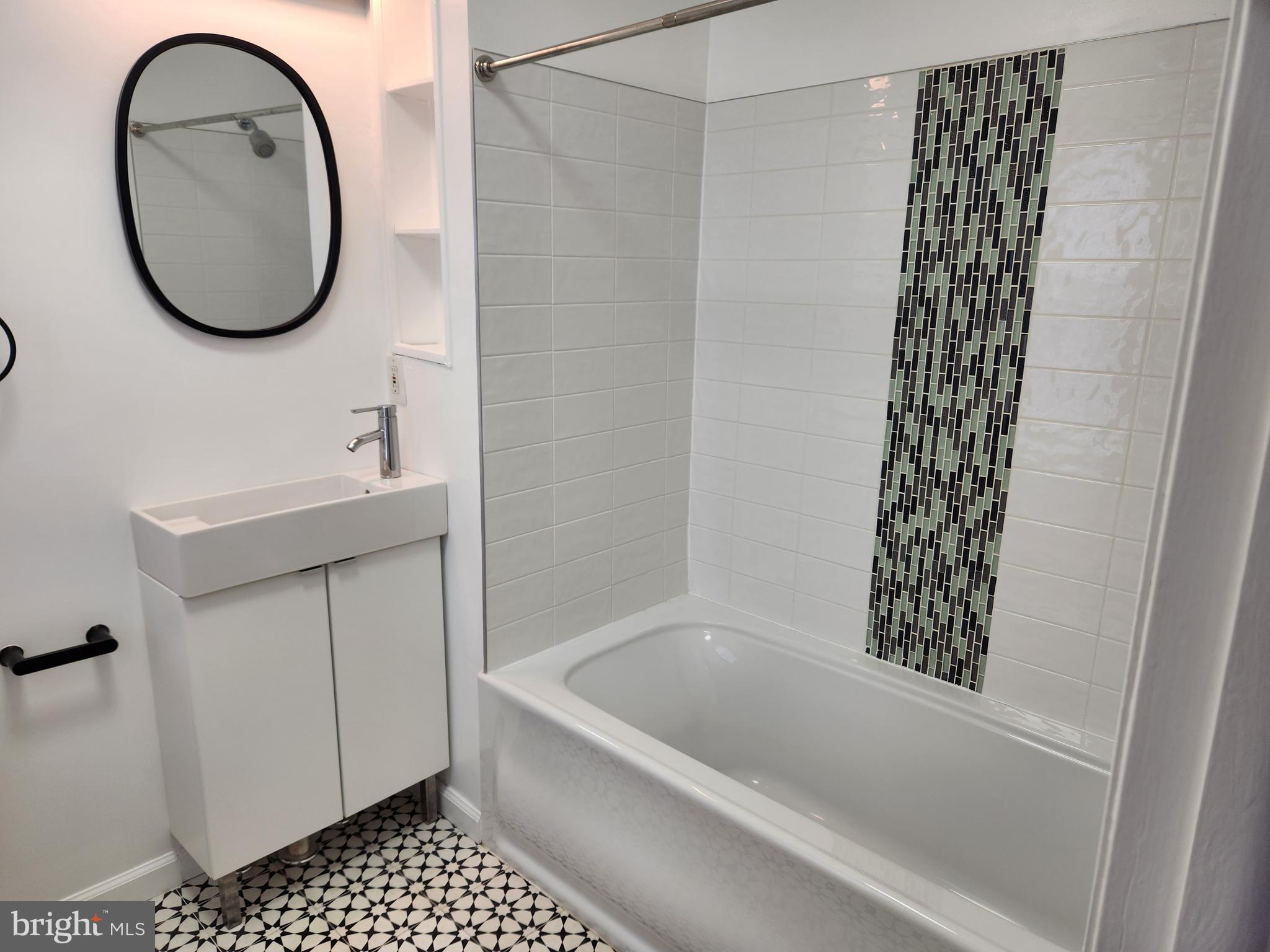 HIGHLANDTOWN - Residential Lease