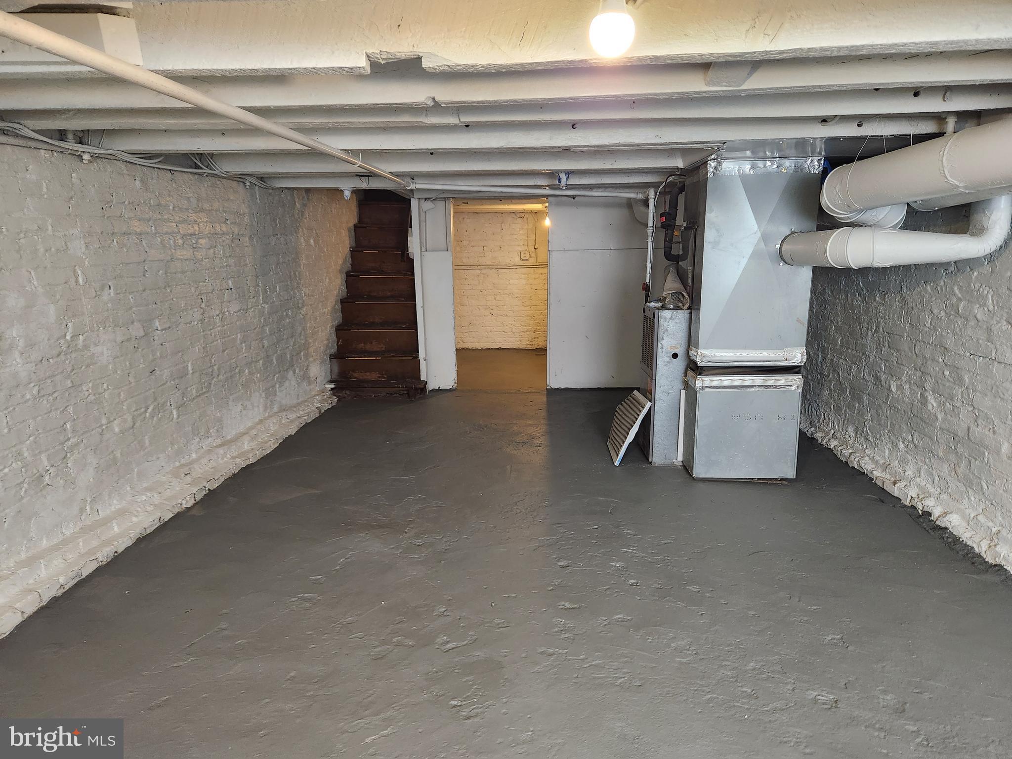 HIGHLANDTOWN - Residential Lease