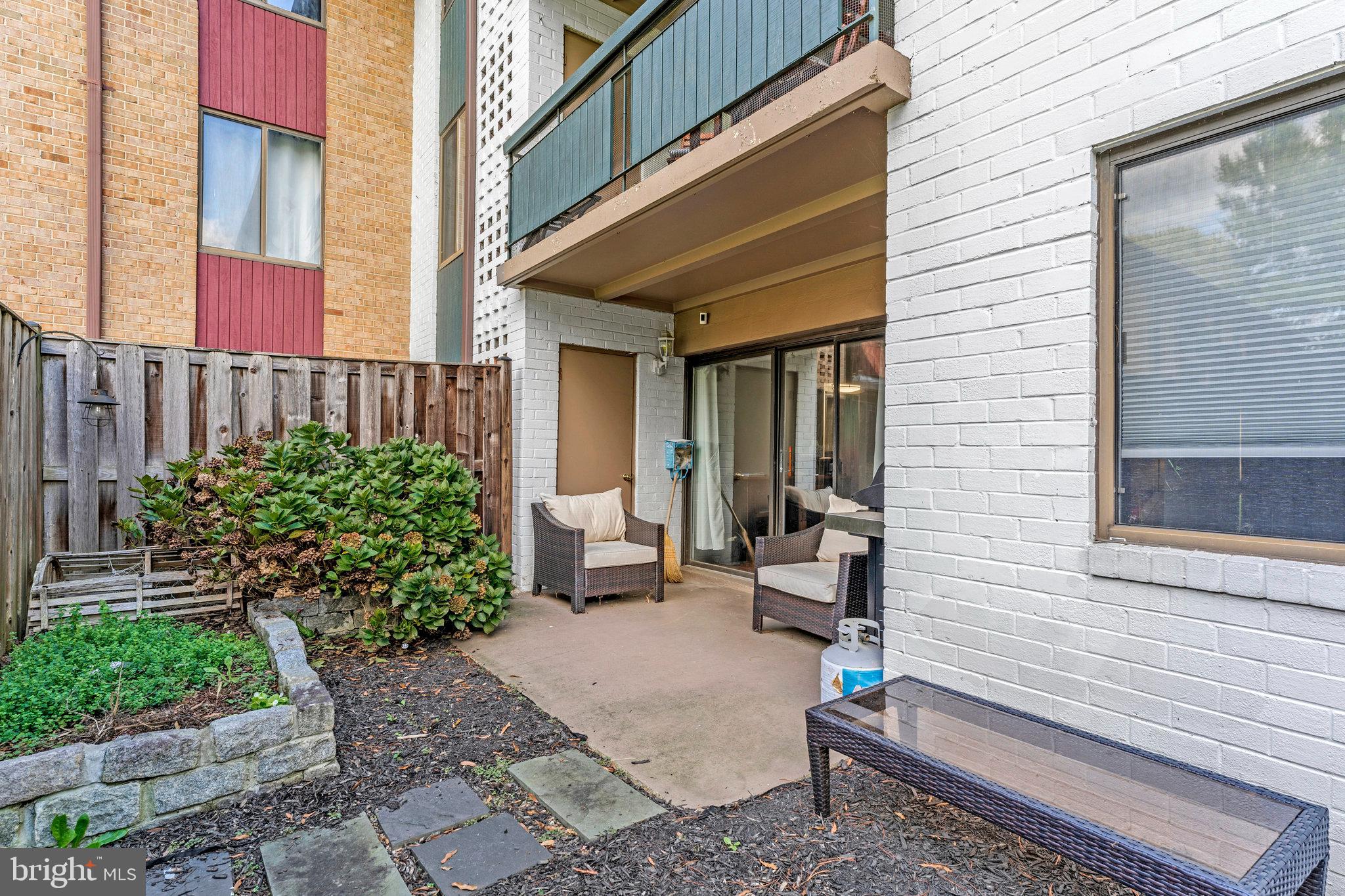 2844 DOVER LANE 103