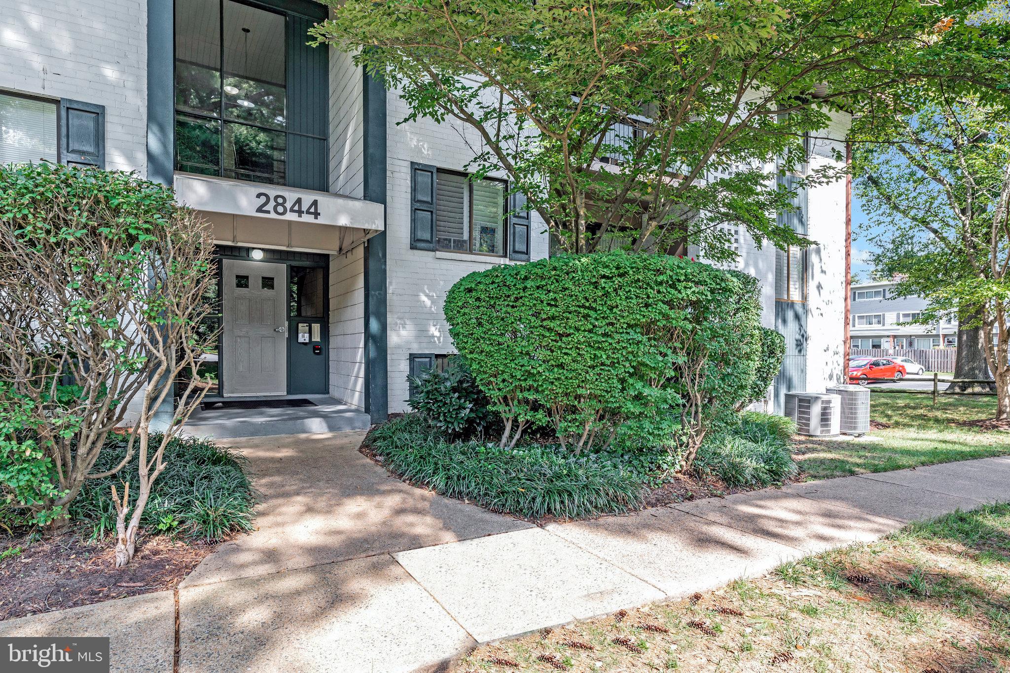 2844 DOVER LANE 103