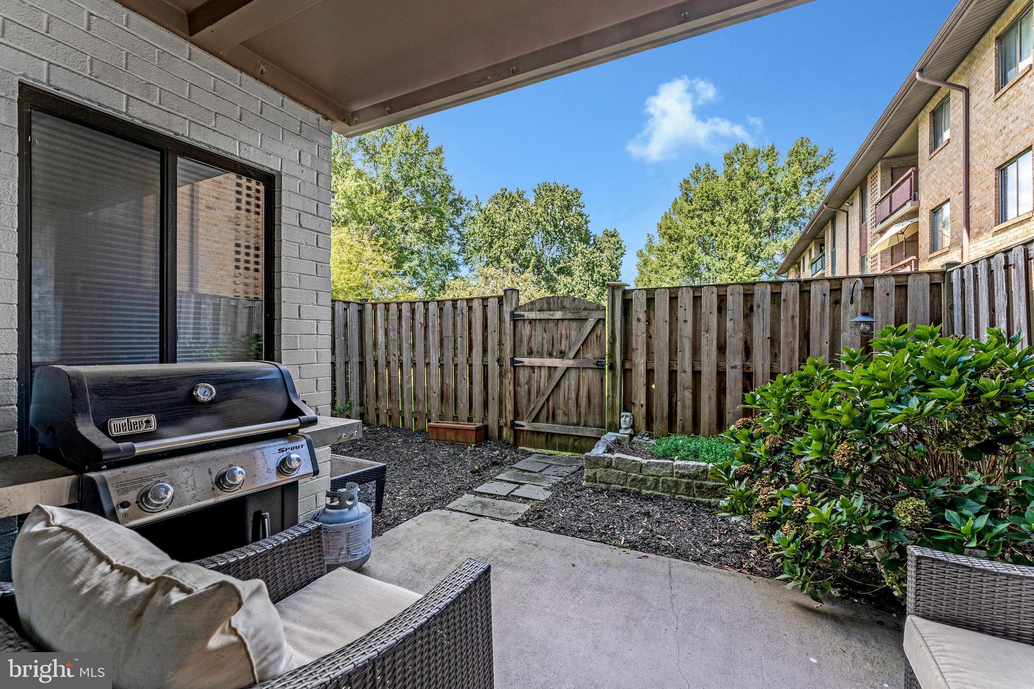 2844 DOVER LANE 103