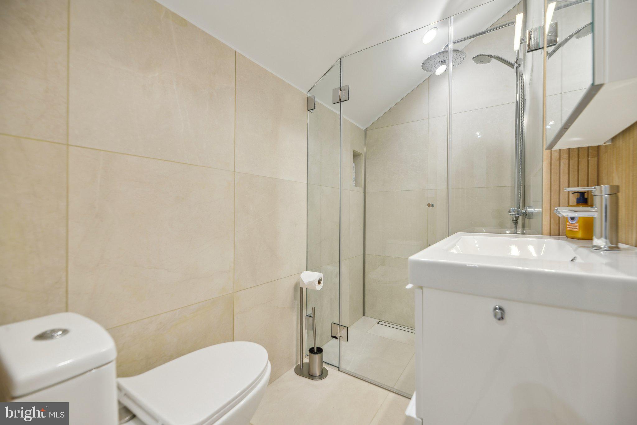 ROSEMONT PARK - Residential