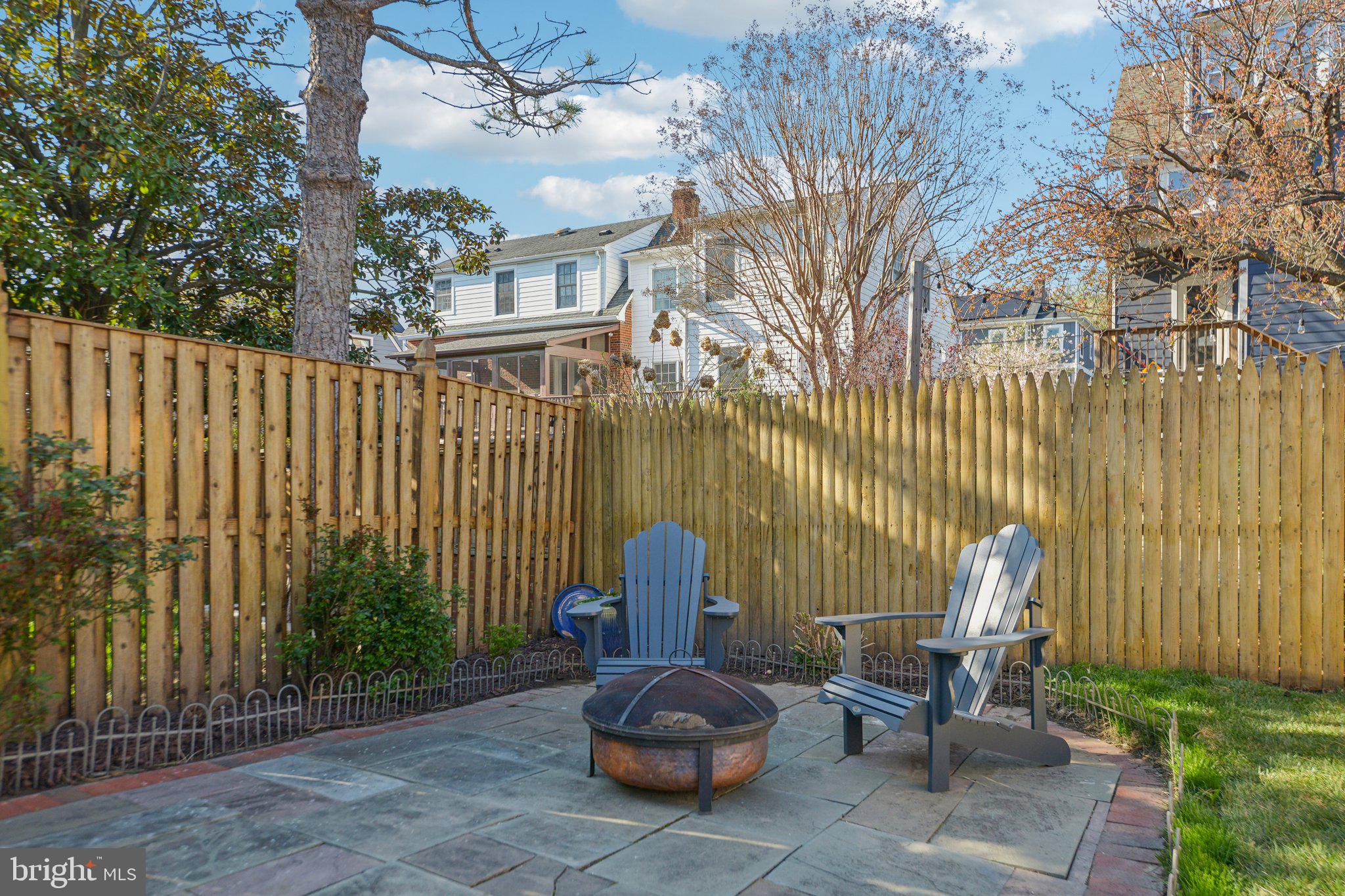 ROSEMONT PARK - Residential