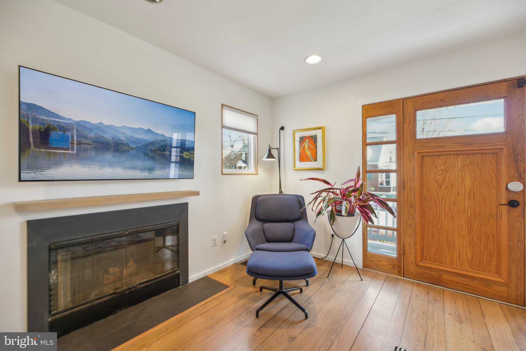 ROSEMONT PARK - Residential