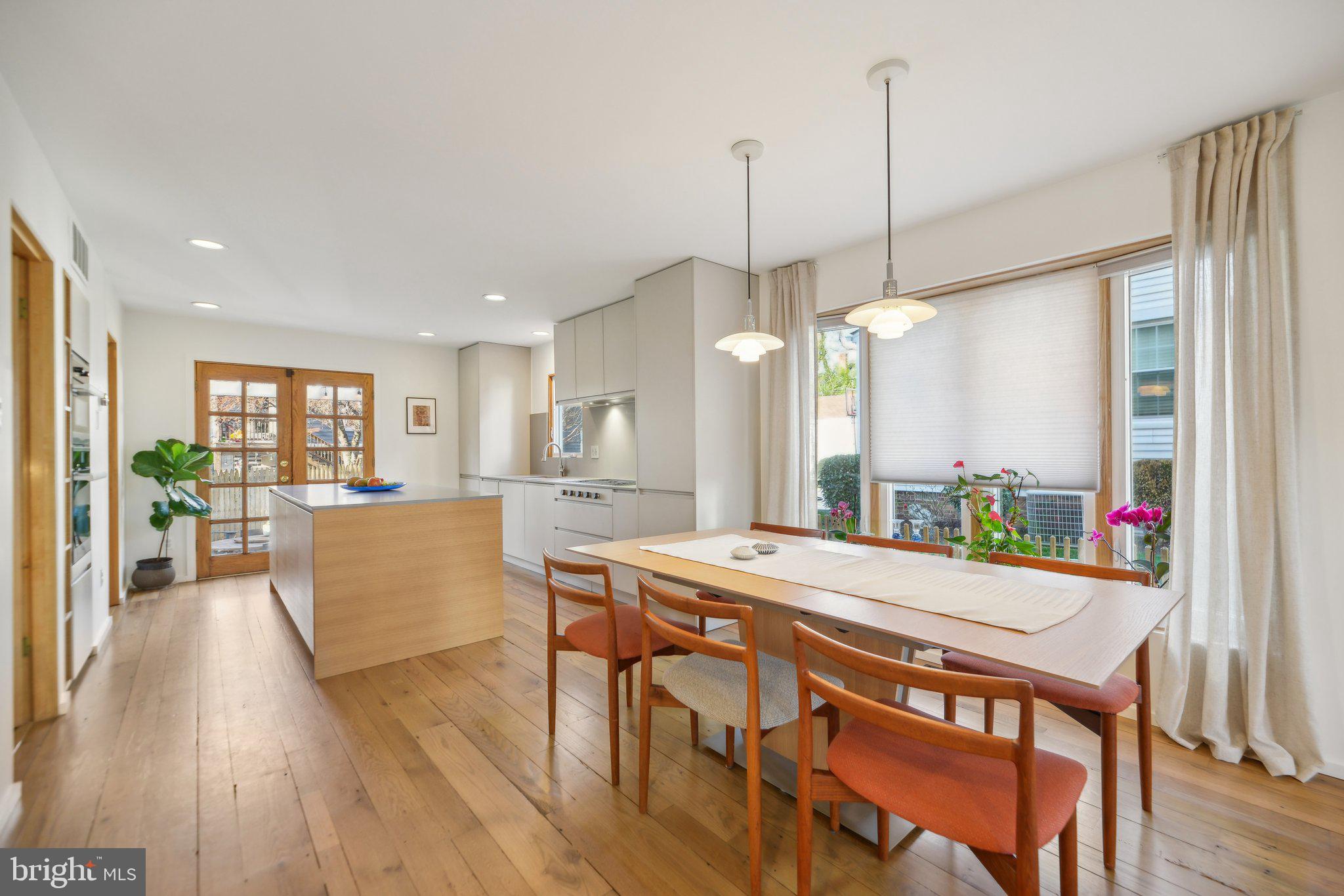 ROSEMONT PARK - Residential