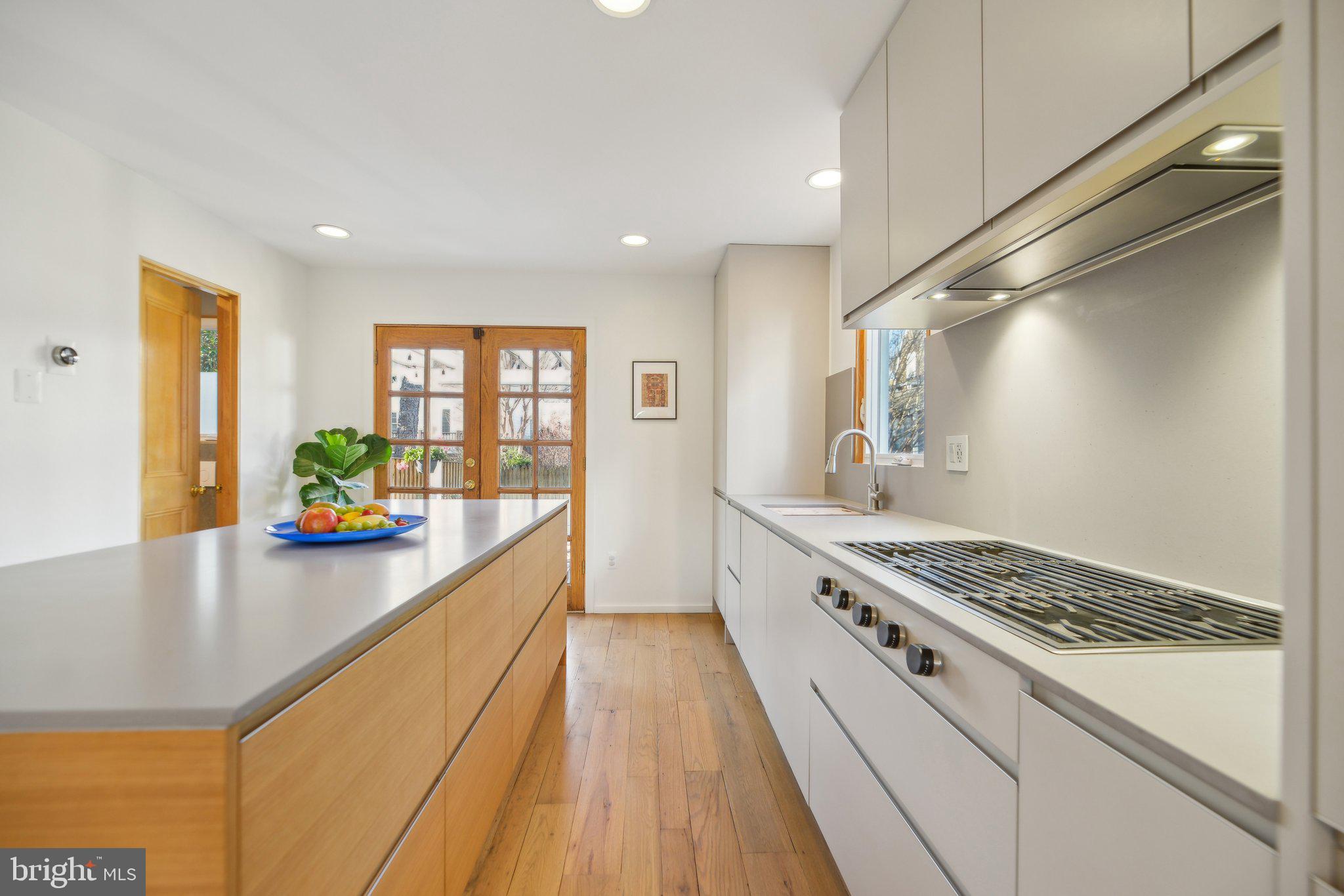 ROSEMONT PARK - Residential