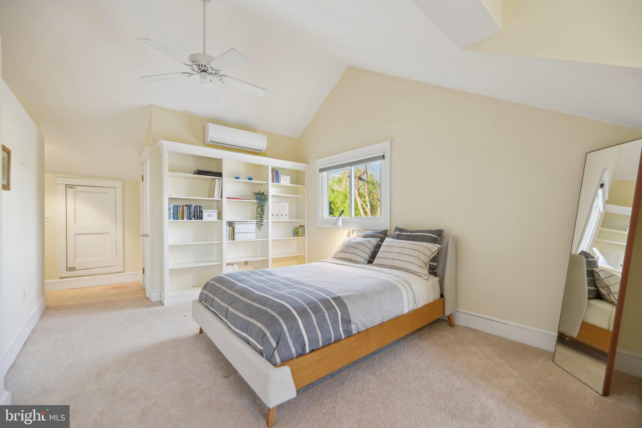 ROSEMONT PARK - Residential