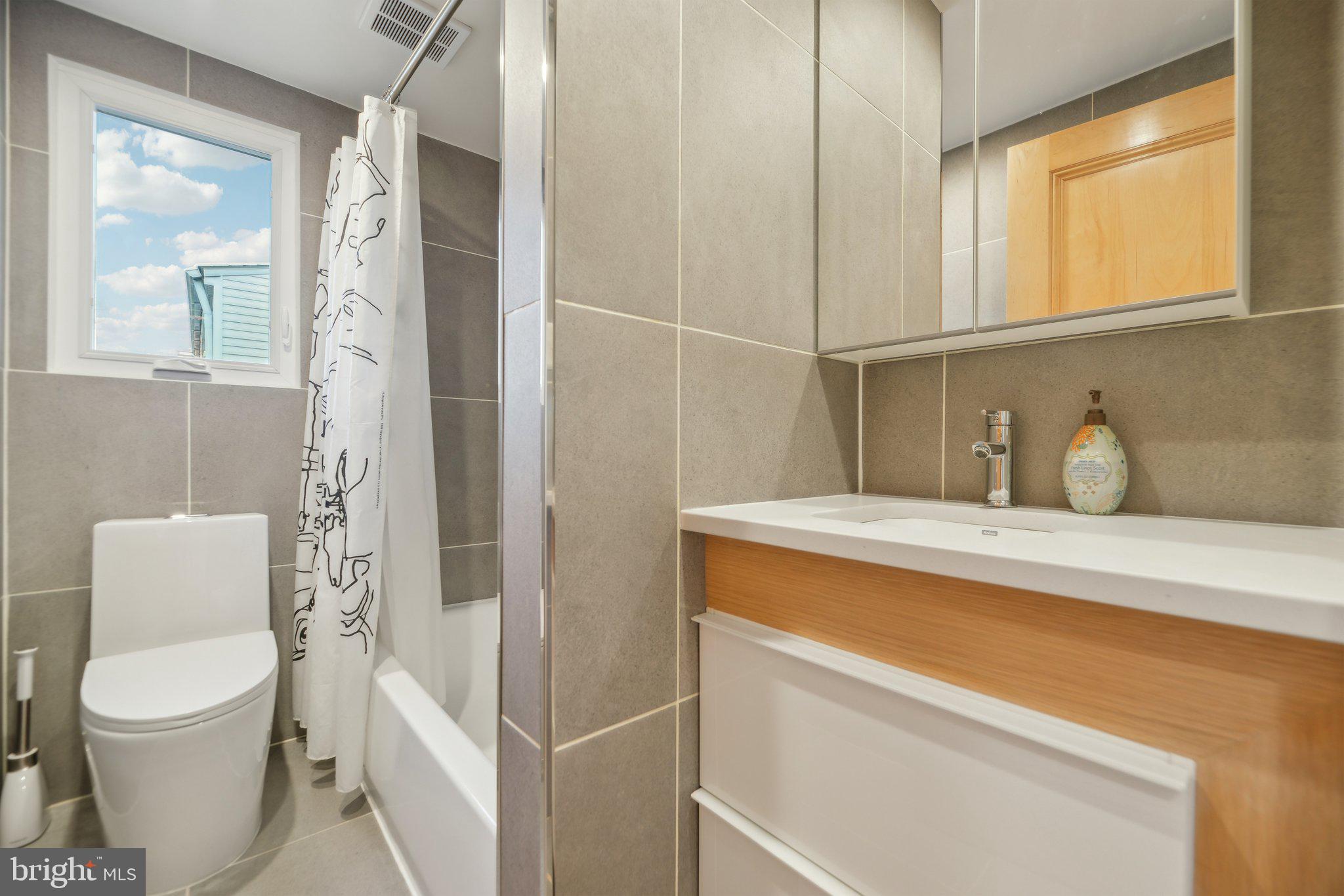 ROSEMONT PARK - Residential