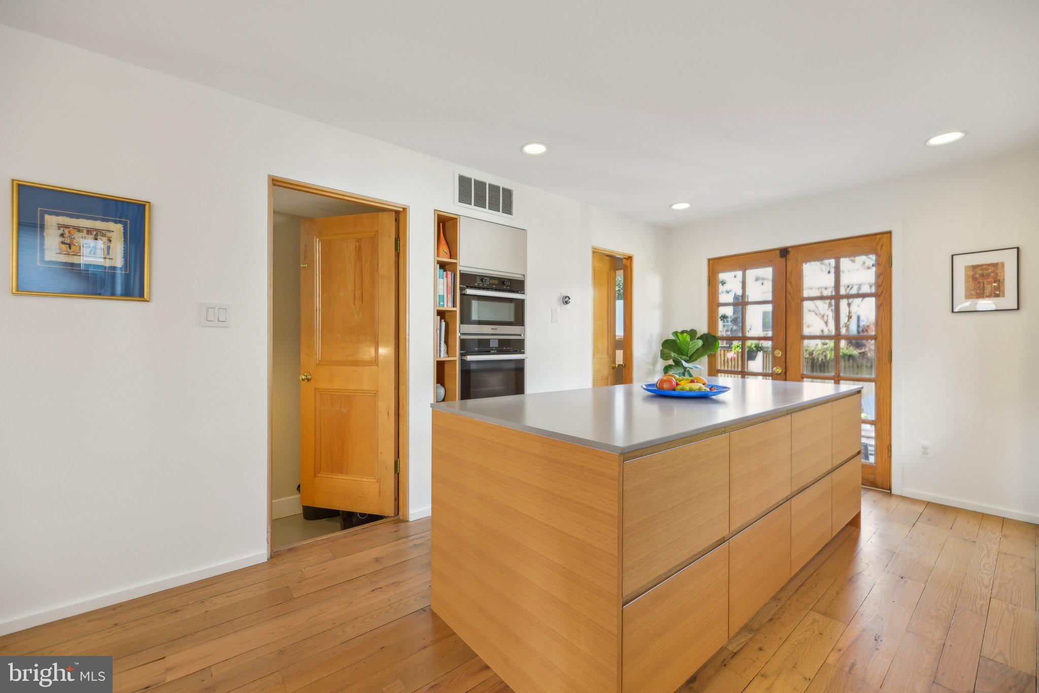 ROSEMONT PARK - Residential