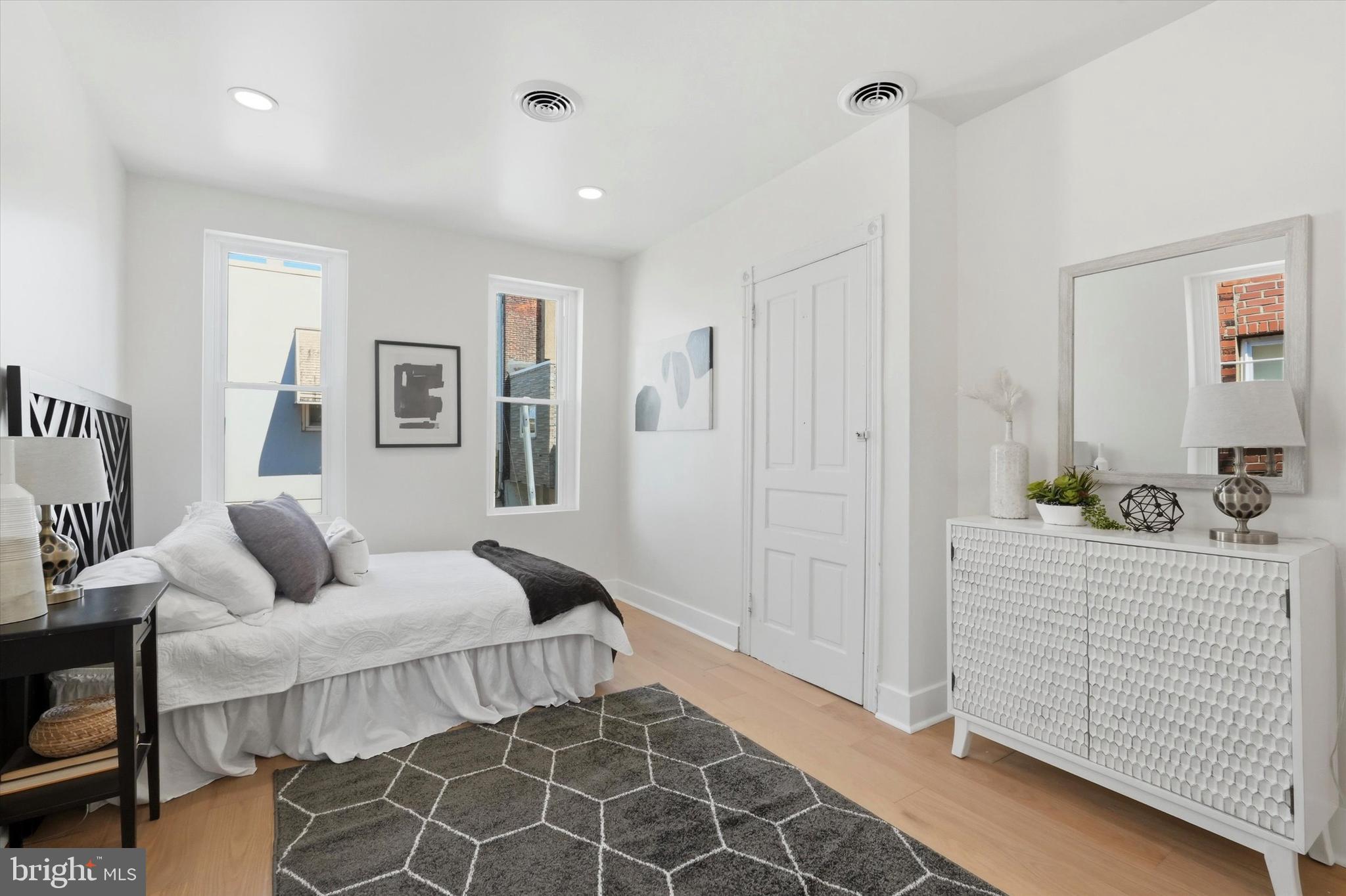 GIRARD ESTATES - Residential