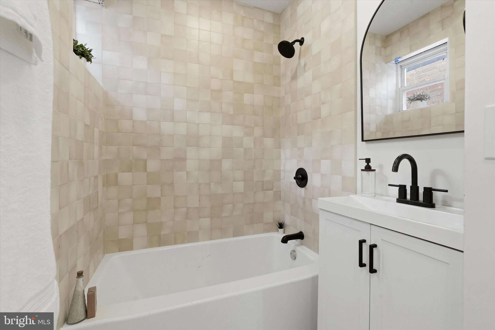 GIRARD ESTATES - Residential
