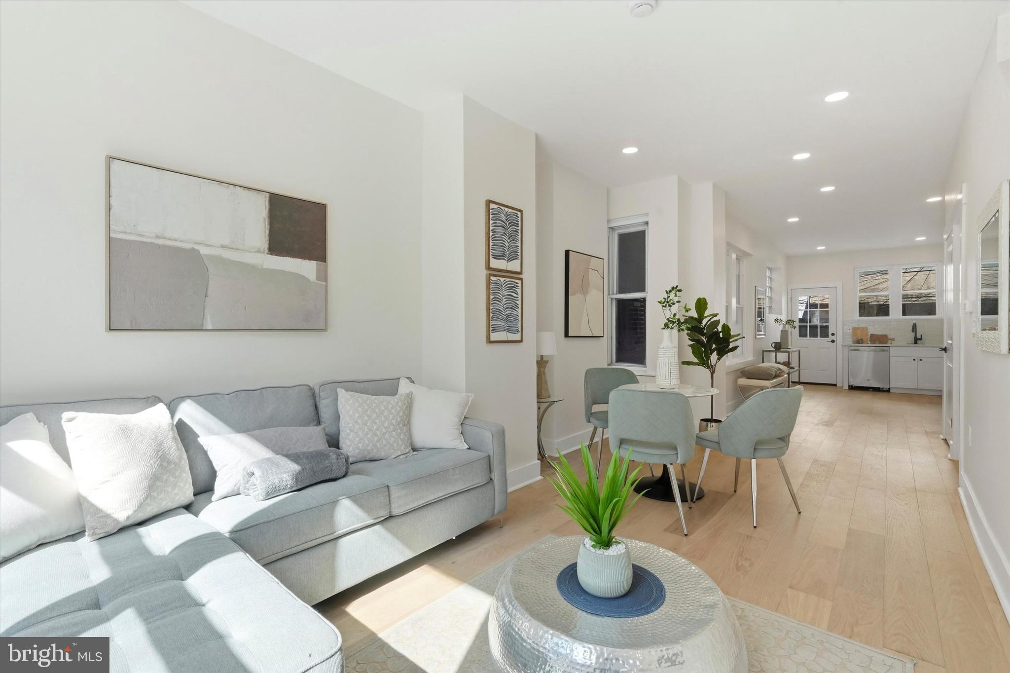 GIRARD ESTATES - Residential