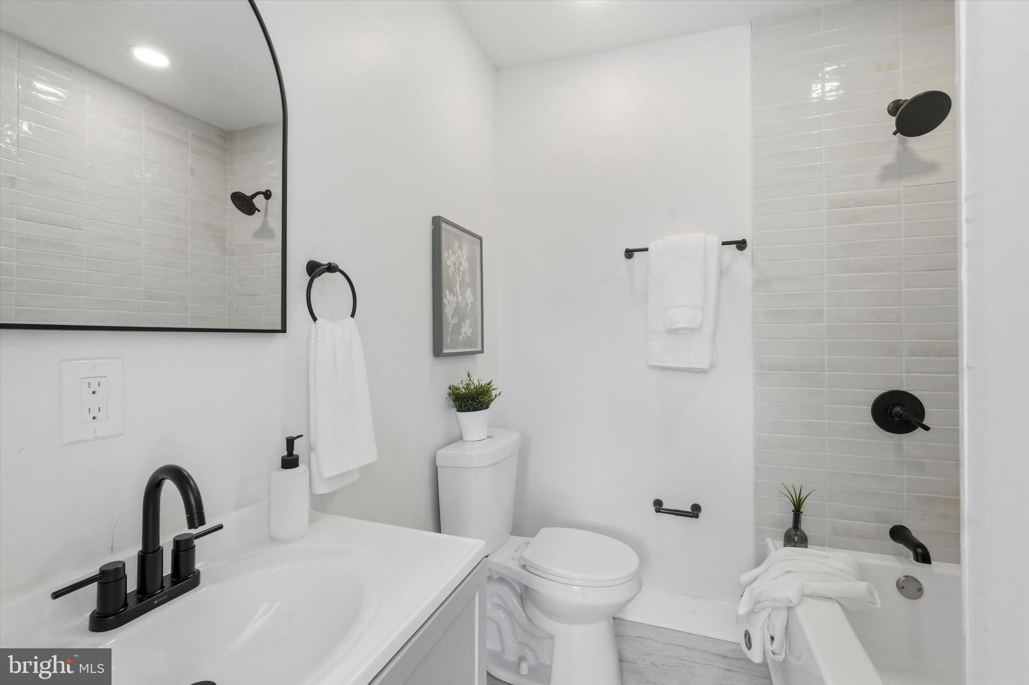 GIRARD ESTATES - Residential