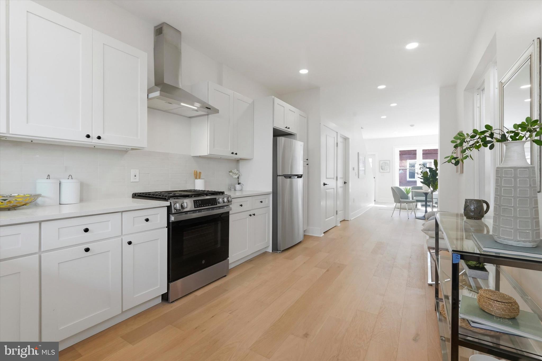 GIRARD ESTATES - Residential