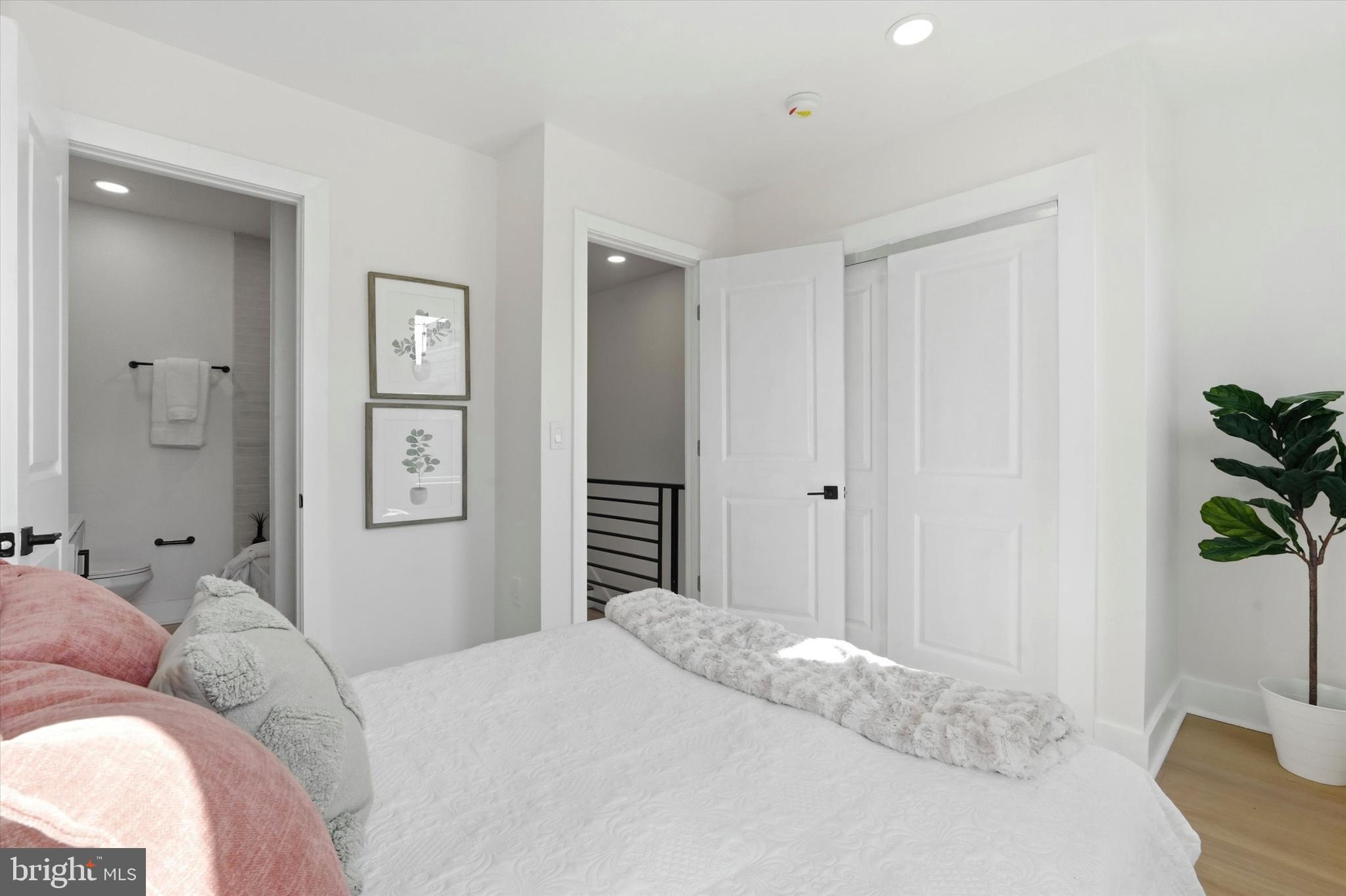 GIRARD ESTATES - Residential