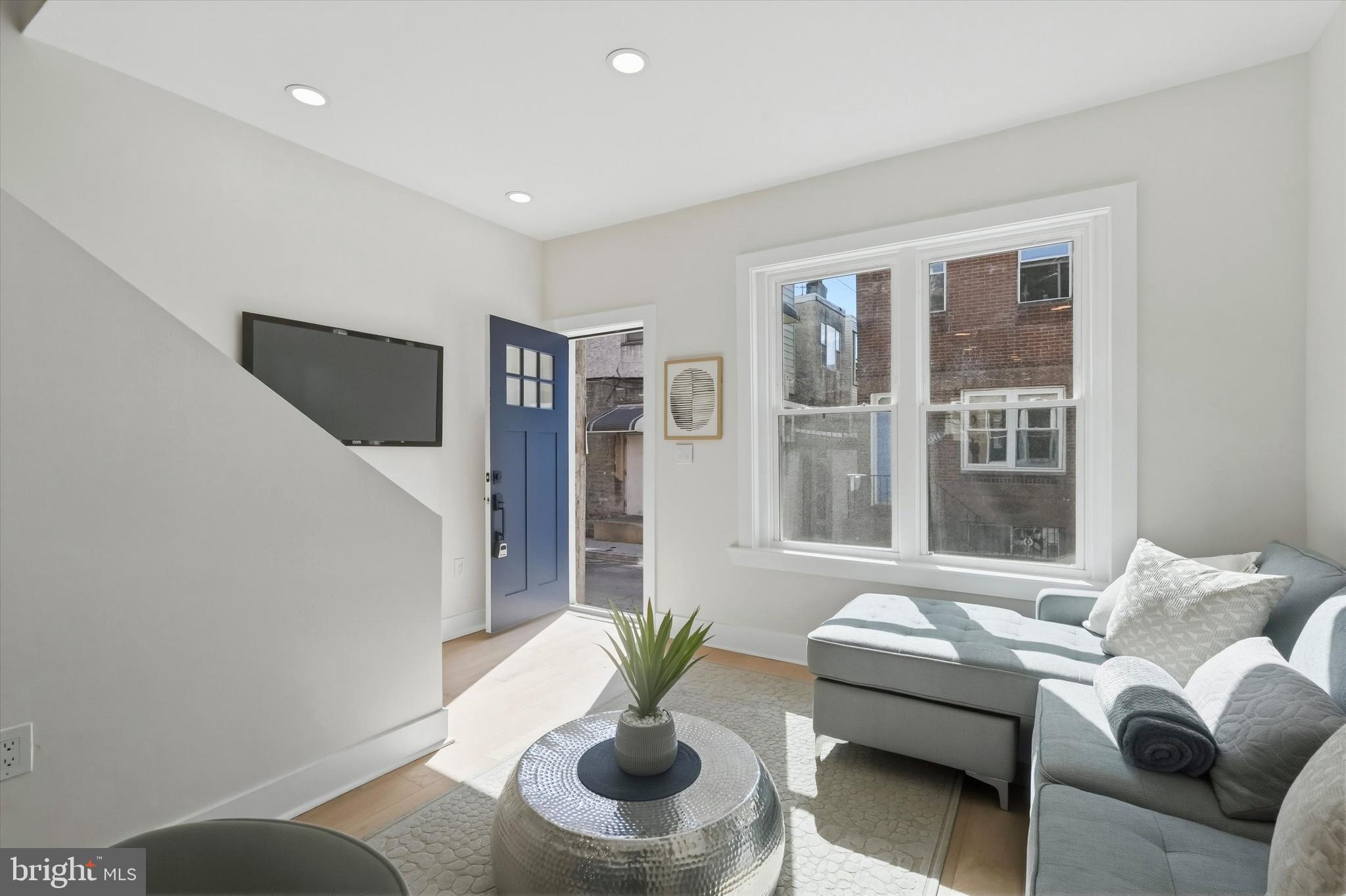 GIRARD ESTATES - Residential