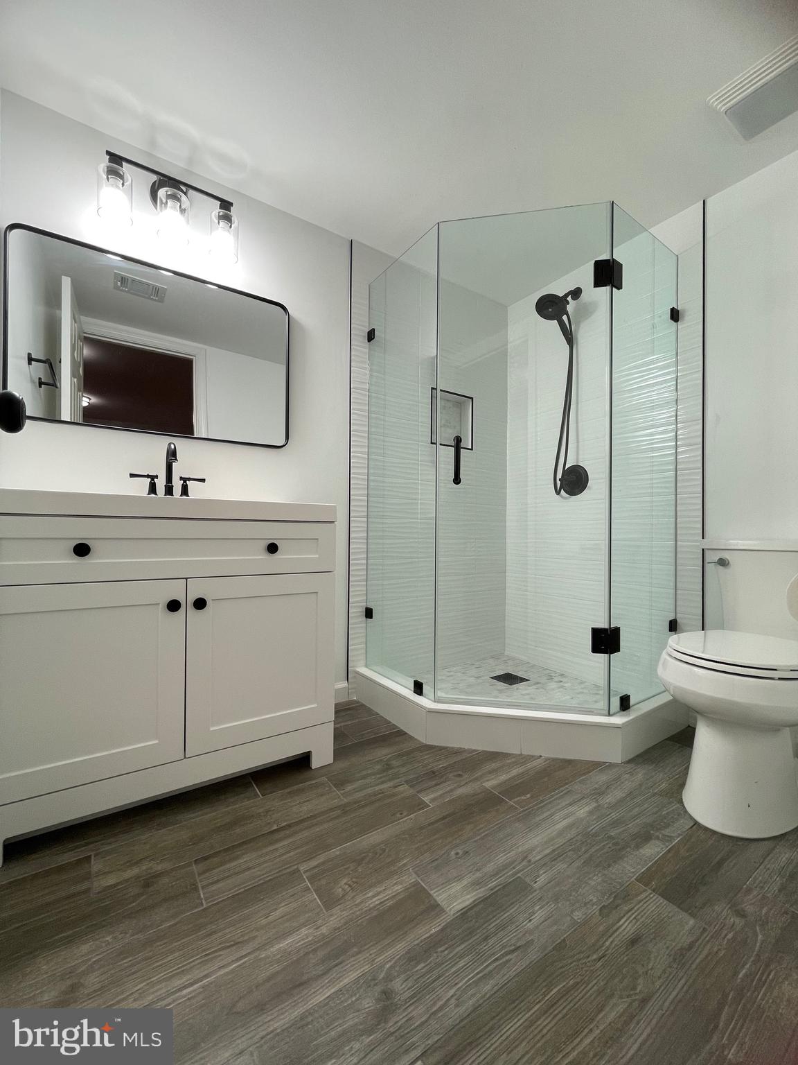 UNIVERISTY CENTER - Residential Lease