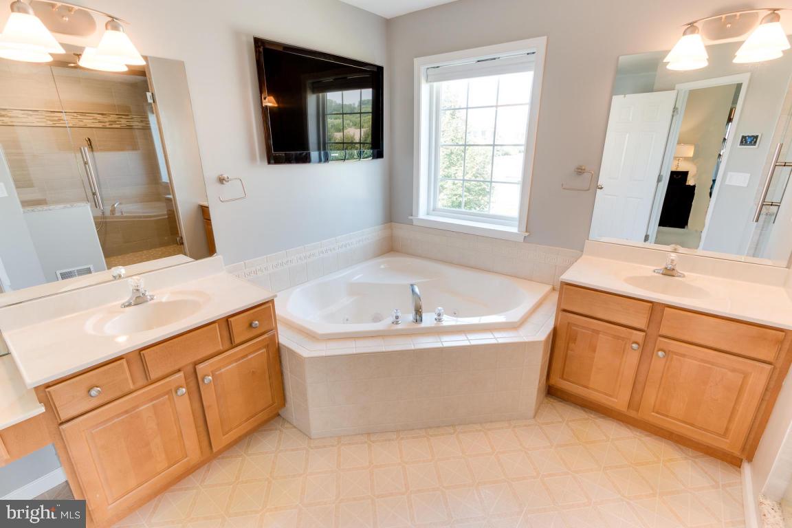LANDIS CROSSING - Residential