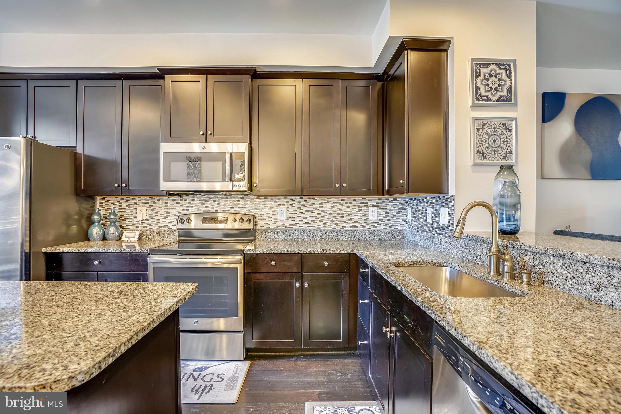 CREEKSIDE VILLAGE AT TANYARD SPRINGS - Residential