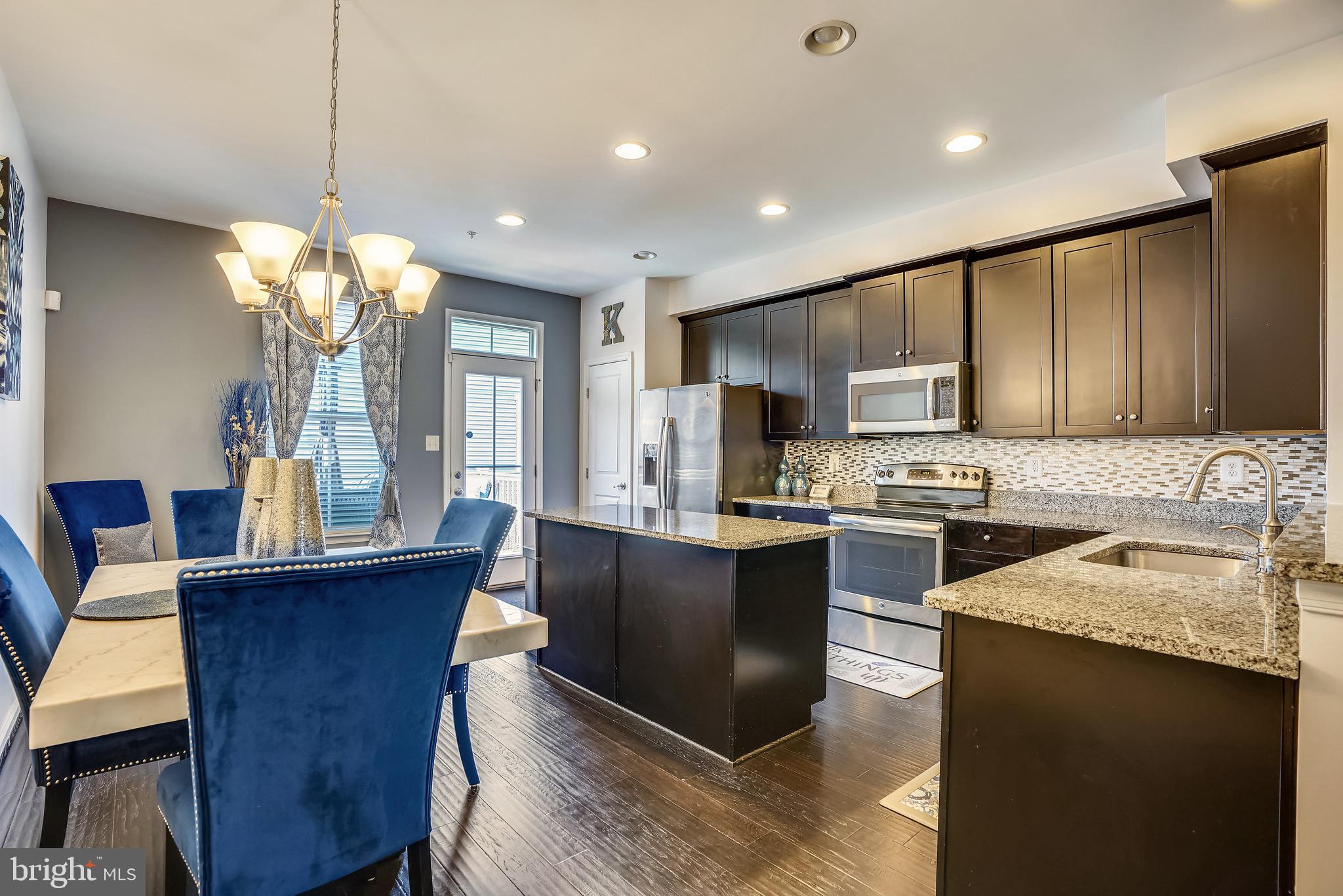 CREEKSIDE VILLAGE AT TANYARD SPRINGS - Residential