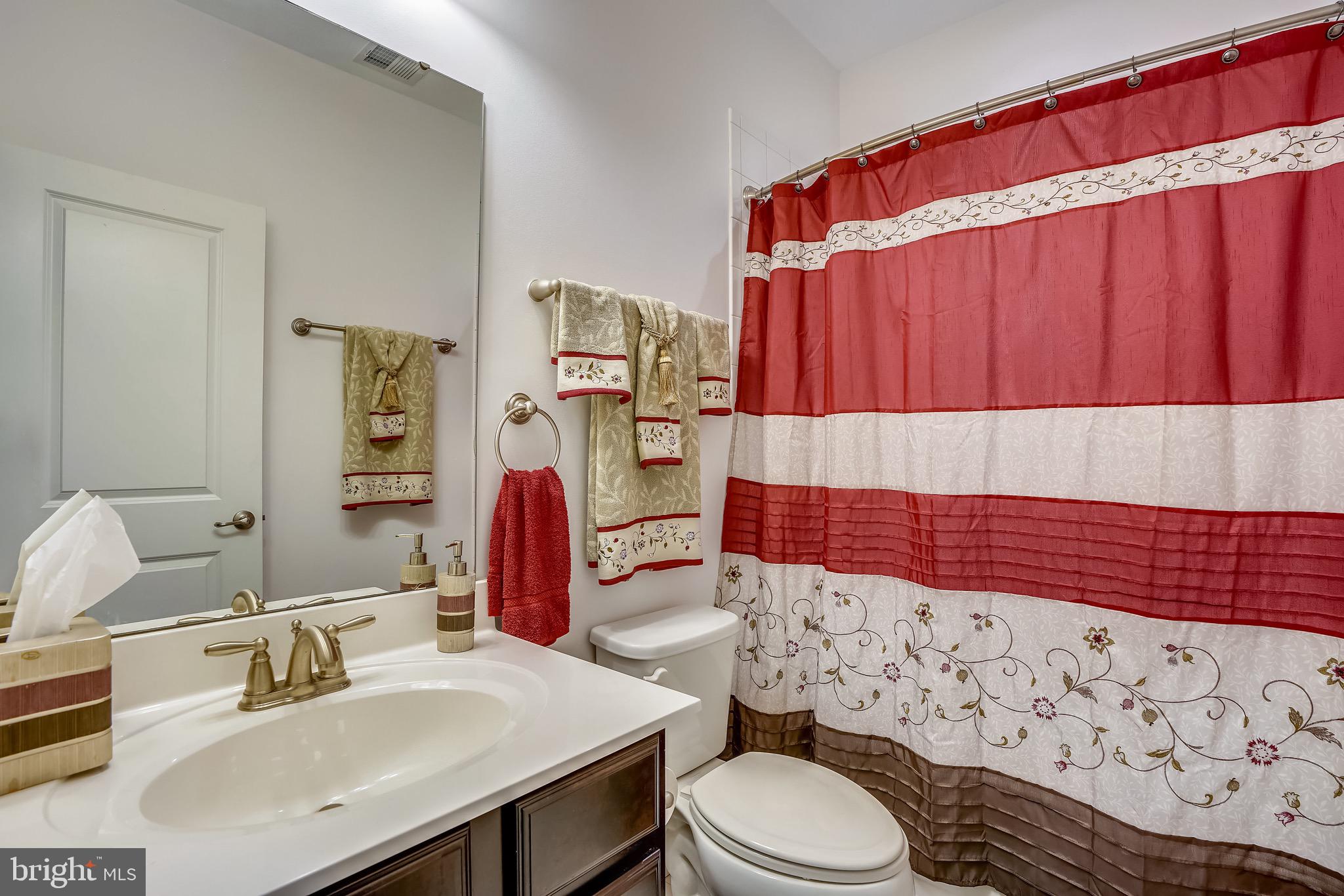 CREEKSIDE VILLAGE AT TANYARD SPRINGS - Residential