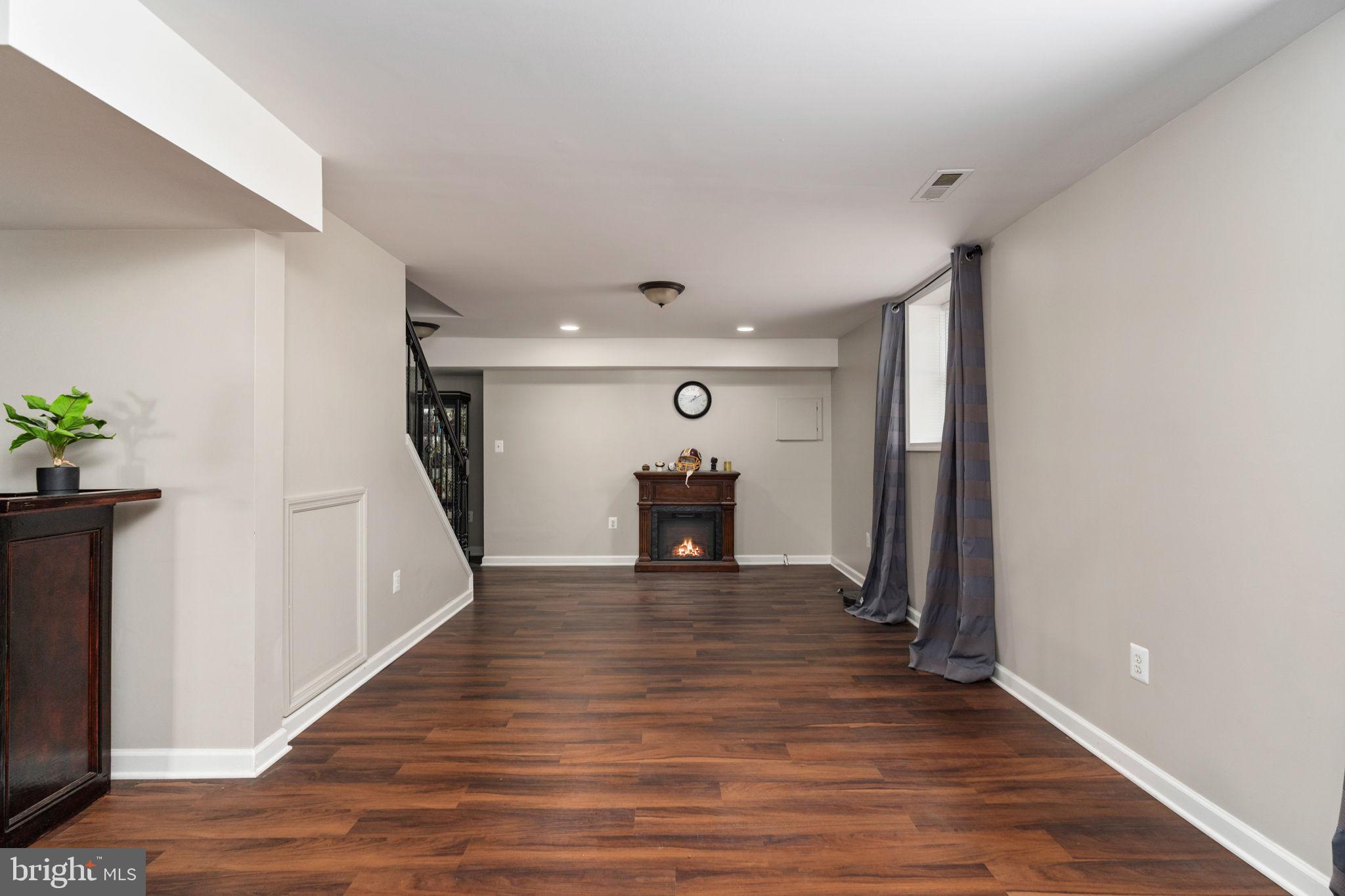 AUTUMN RIDGE - Residential