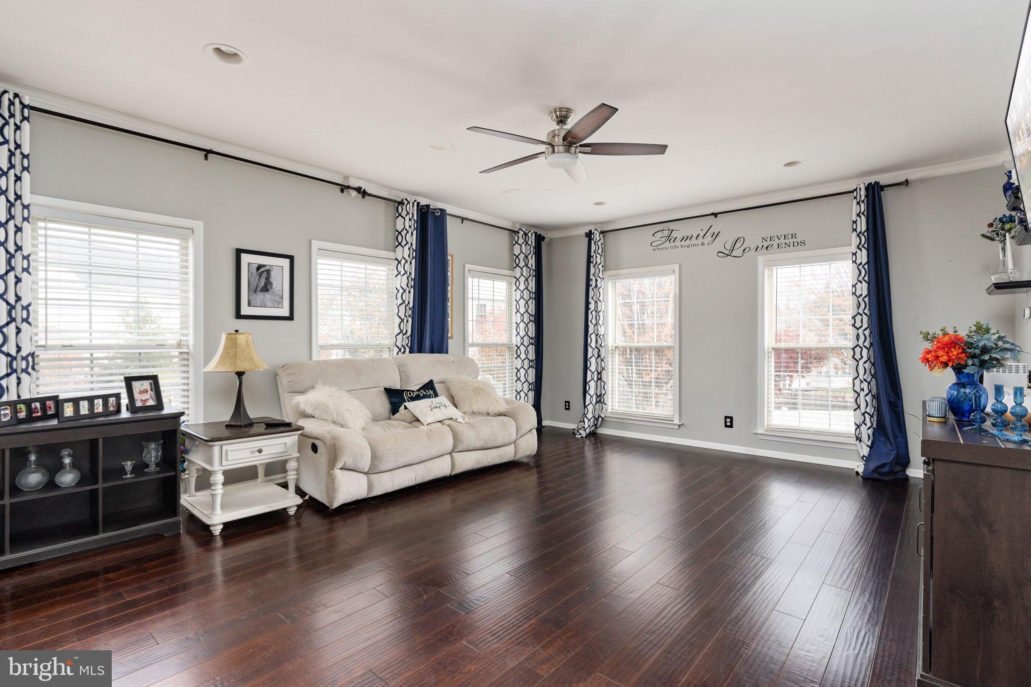 AUTUMN RIDGE - Residential