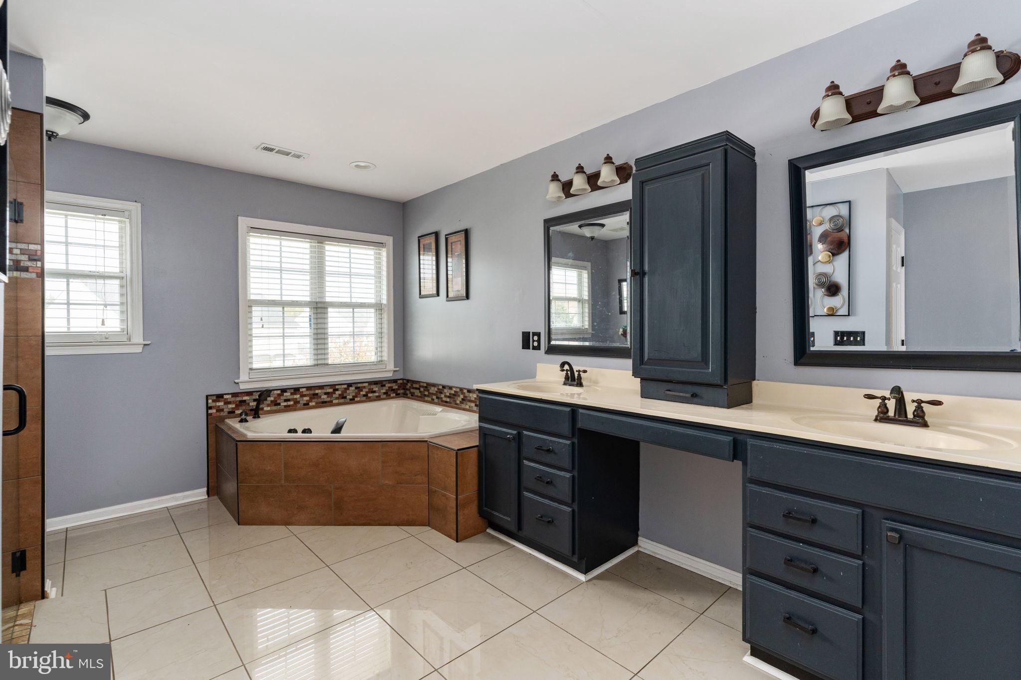 AUTUMN RIDGE - Residential