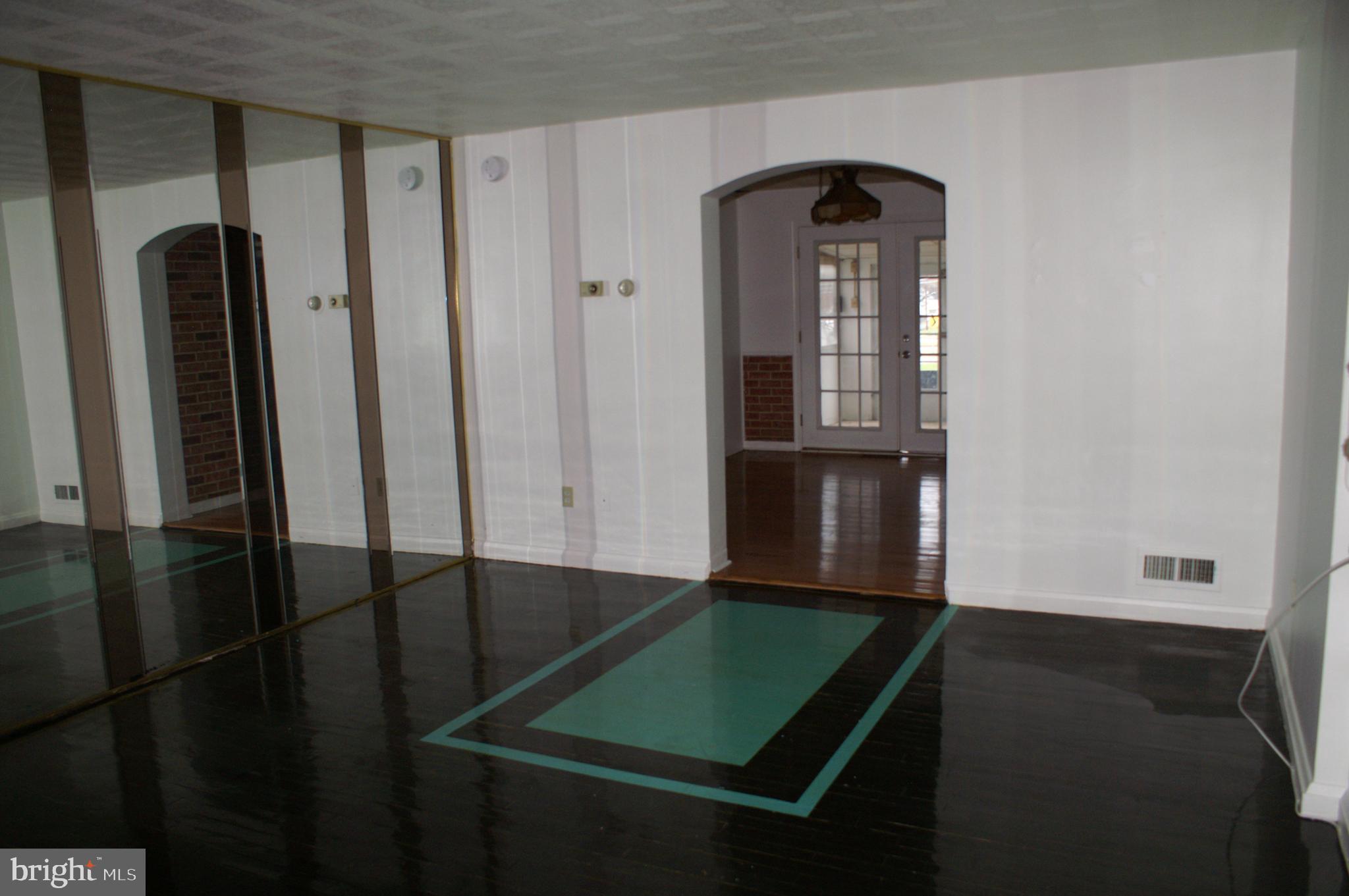 EASTWOOD - Residential