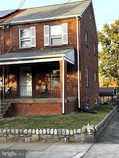 1910 T PLACE SE WASHINGTON DC 20020