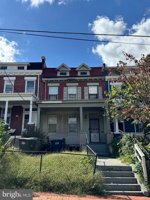 1325 VALLEY PLACE SE WASHINGTON DC 20020