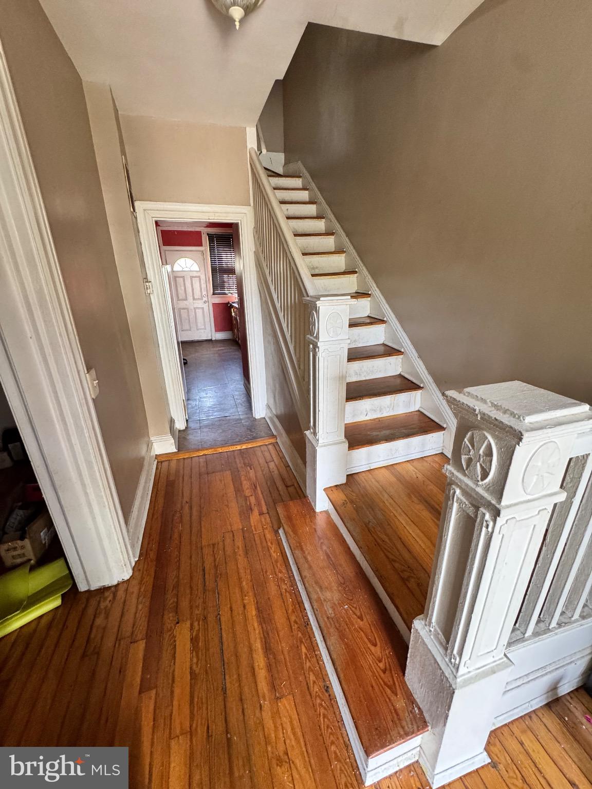 1325 VALLEY PLACE SE