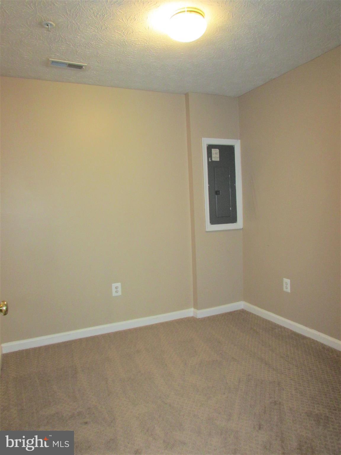 COLLEGE - Residential