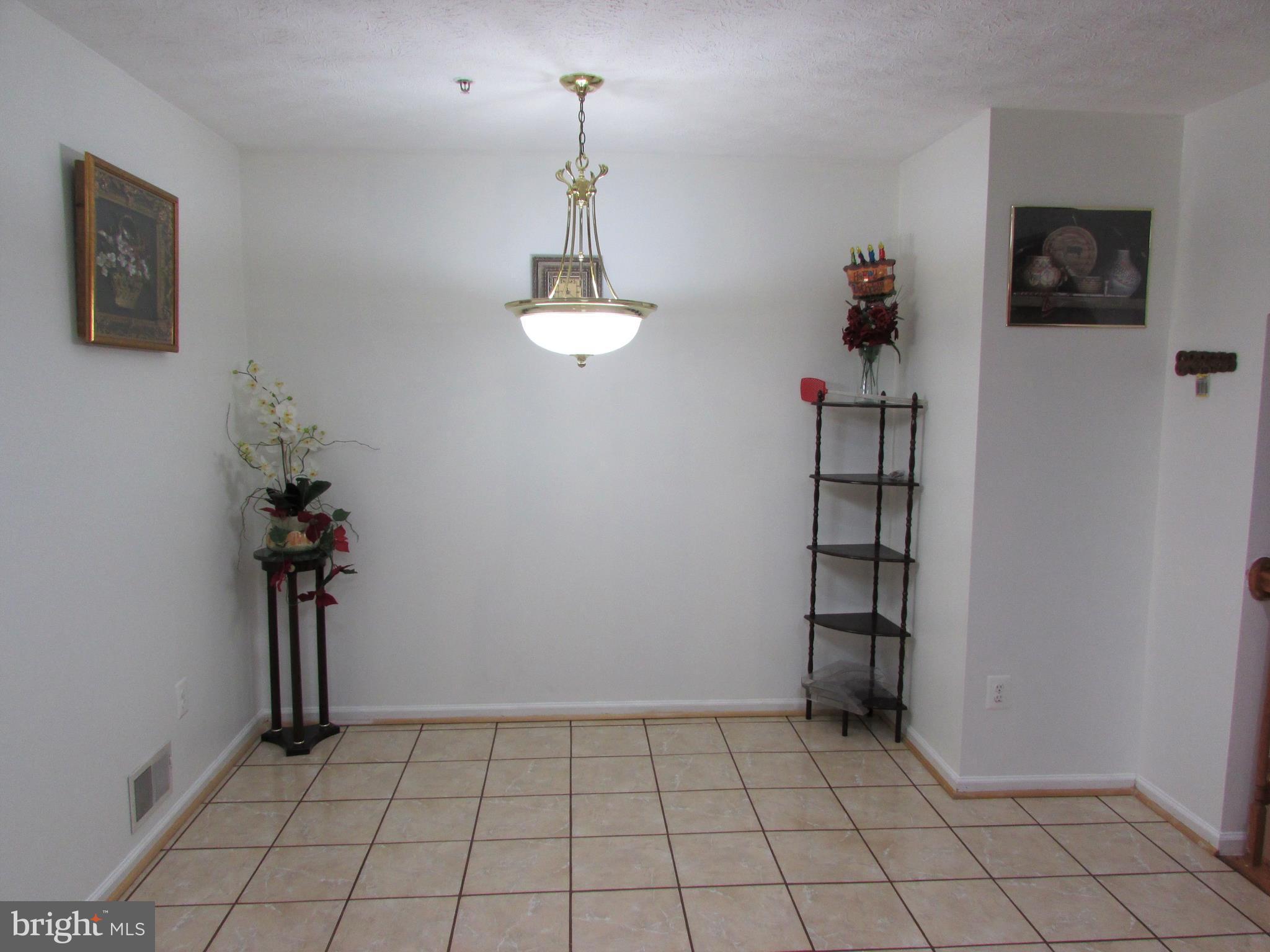 COLLEGE - Residential