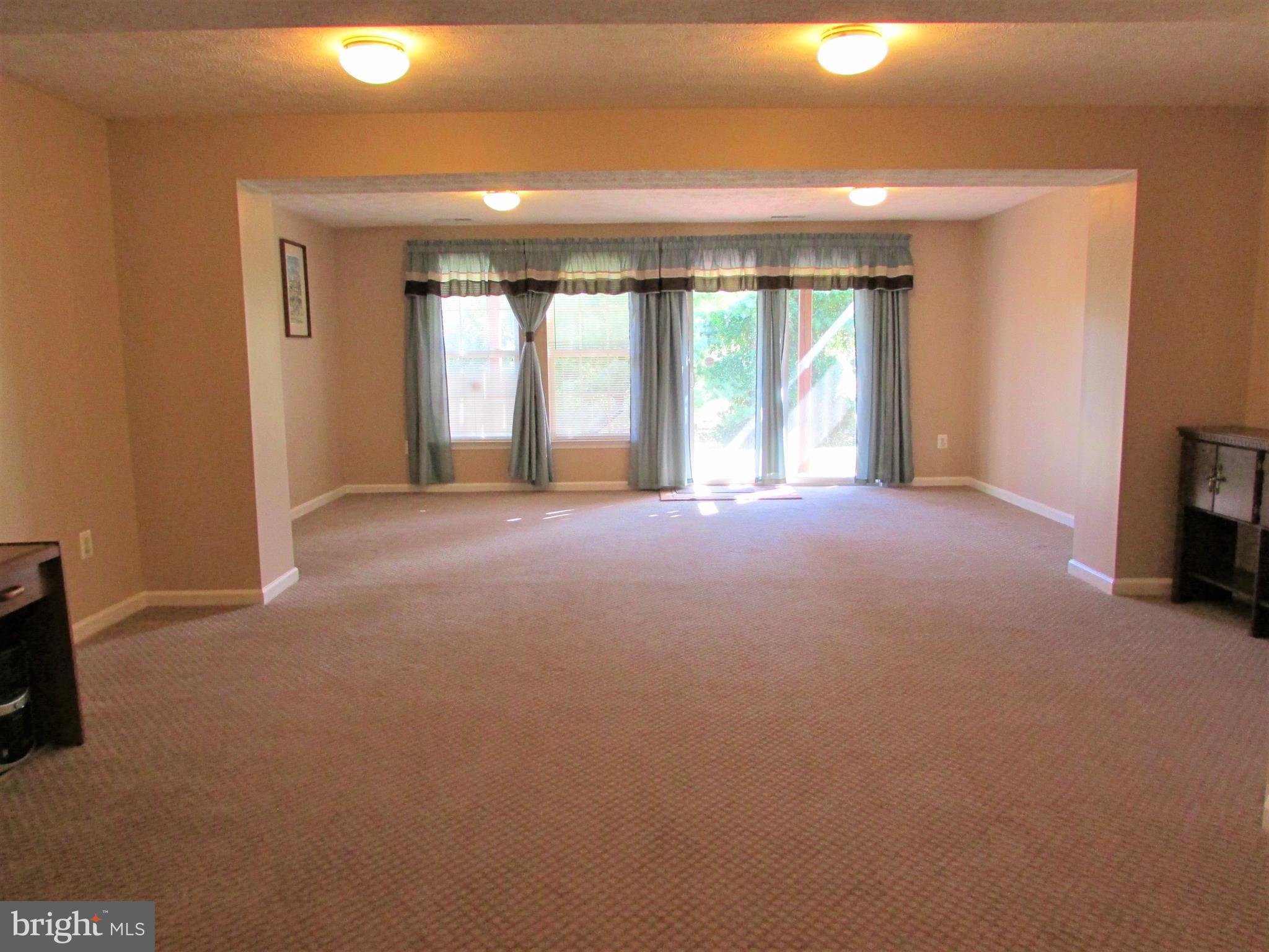 COLLEGE - Residential