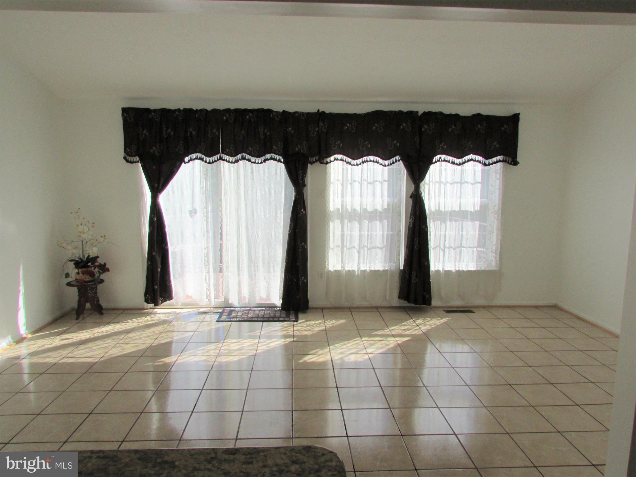 COLLEGE - Residential