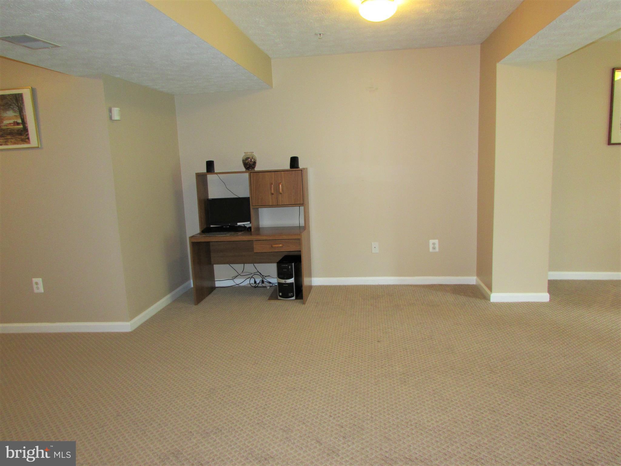 COLLEGE - Residential