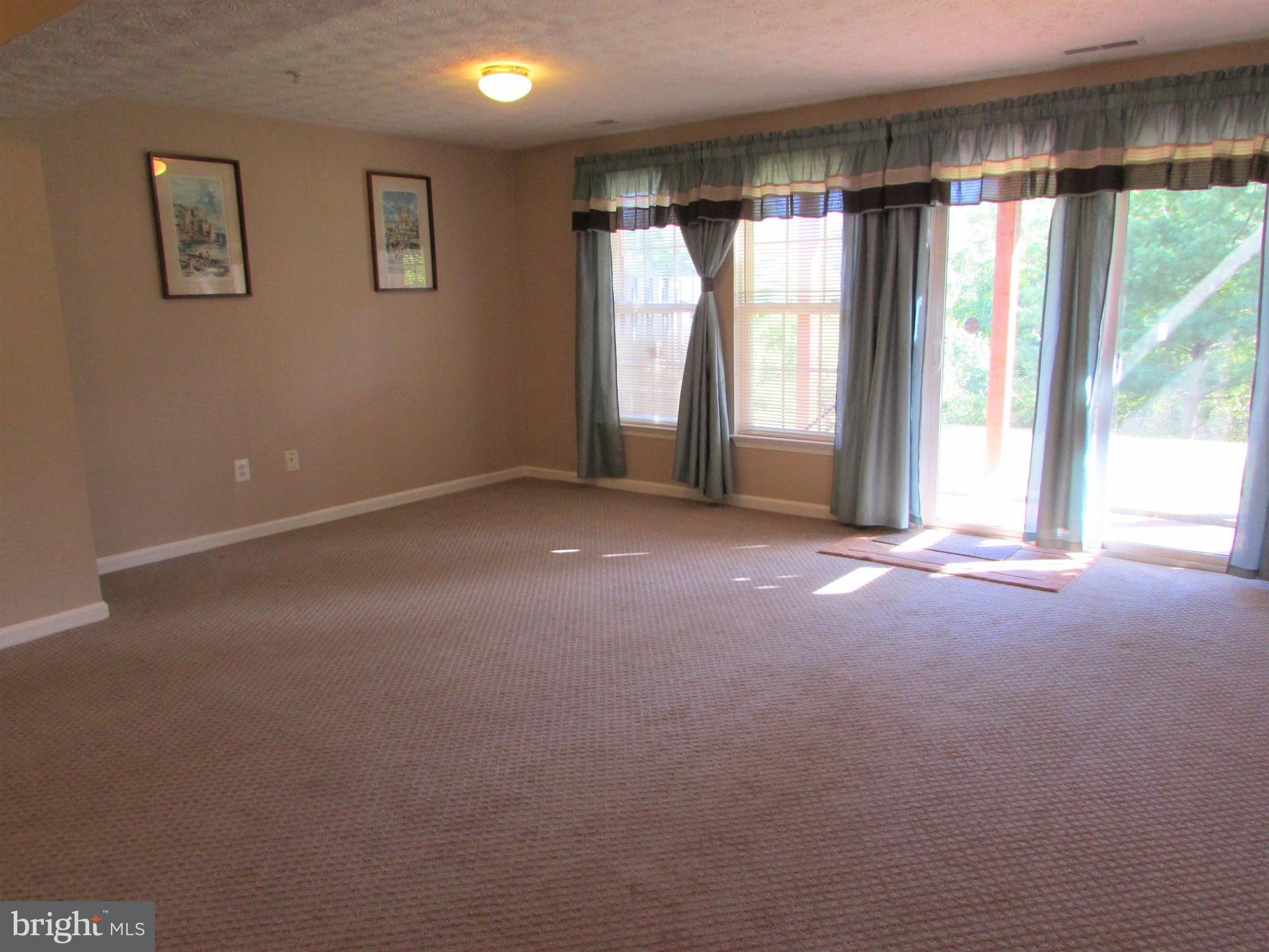 COLLEGE - Residential