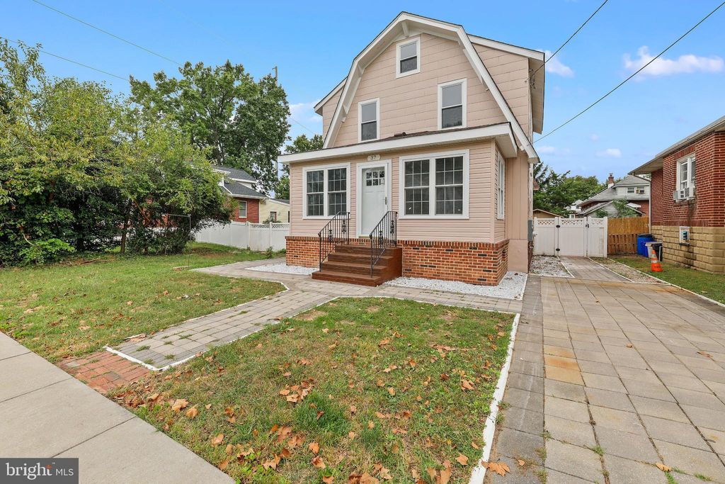 Photo of 37 W 5th, RUNNEMEDE, NJ 08078 (MLS # NJCD2101896)