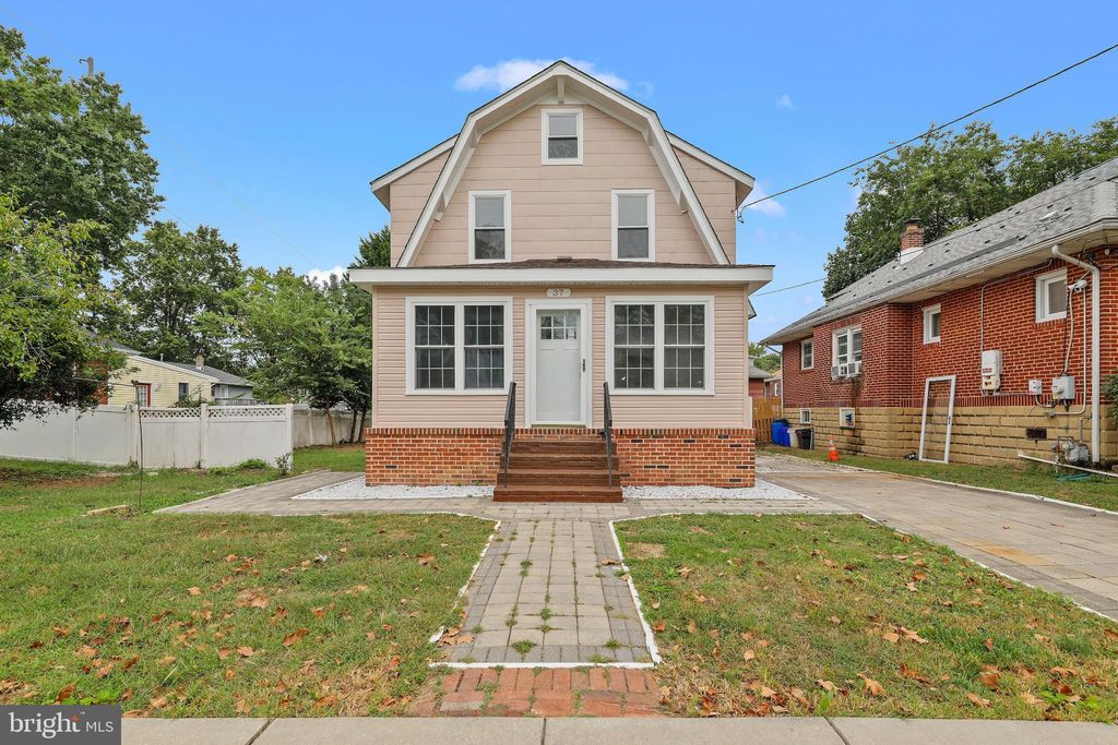 Photo of 37 W 5th, RUNNEMEDE, NJ 08078 (MLS # NJCD2101896)