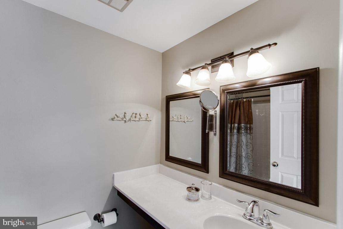 ASHBURN FARM - Residential