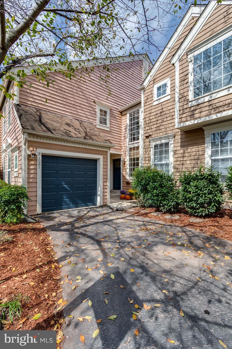 ASHBURN FARM - Residential