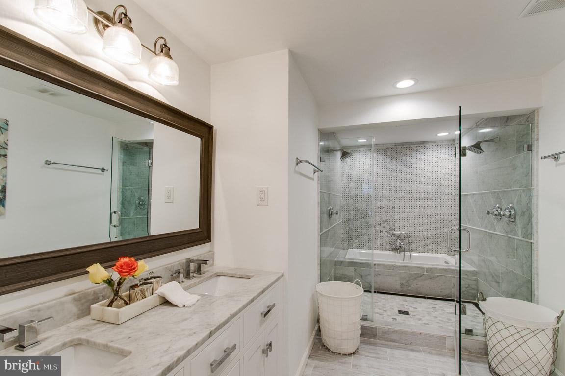 ASHBURN FARM - Residential