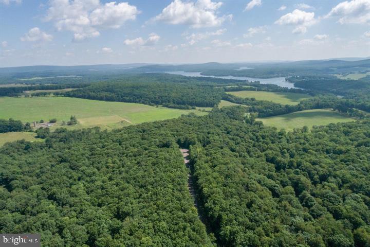 HUNTERS RIDGE ESTATES - Land