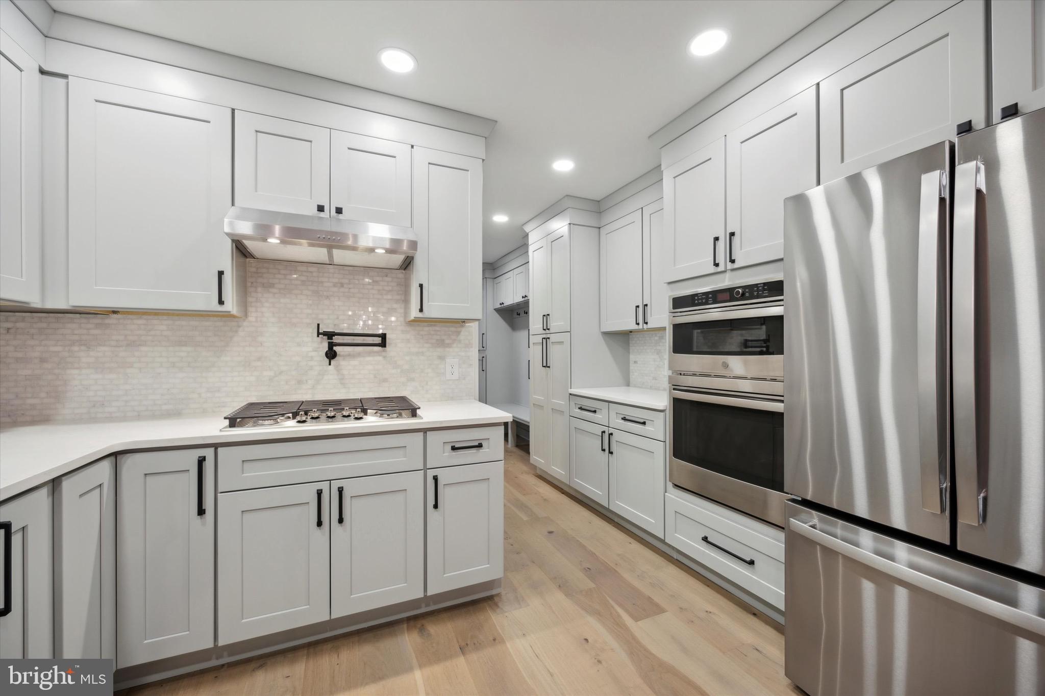 PENN OAK MANOR - Residential