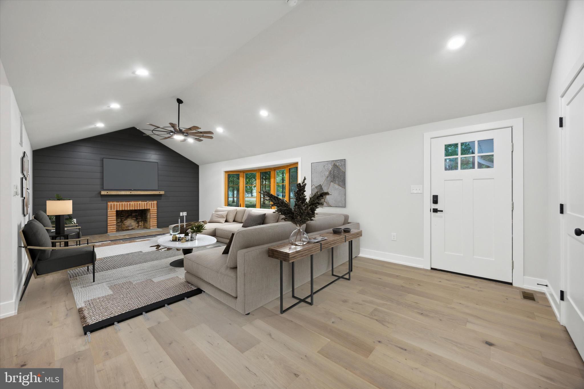 PENN OAK MANOR - Residential