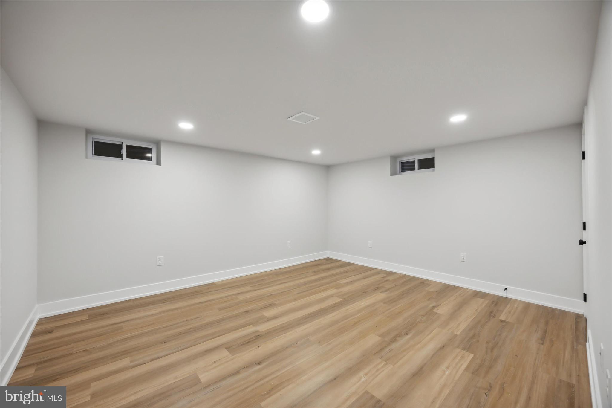 PENN OAK MANOR - Residential