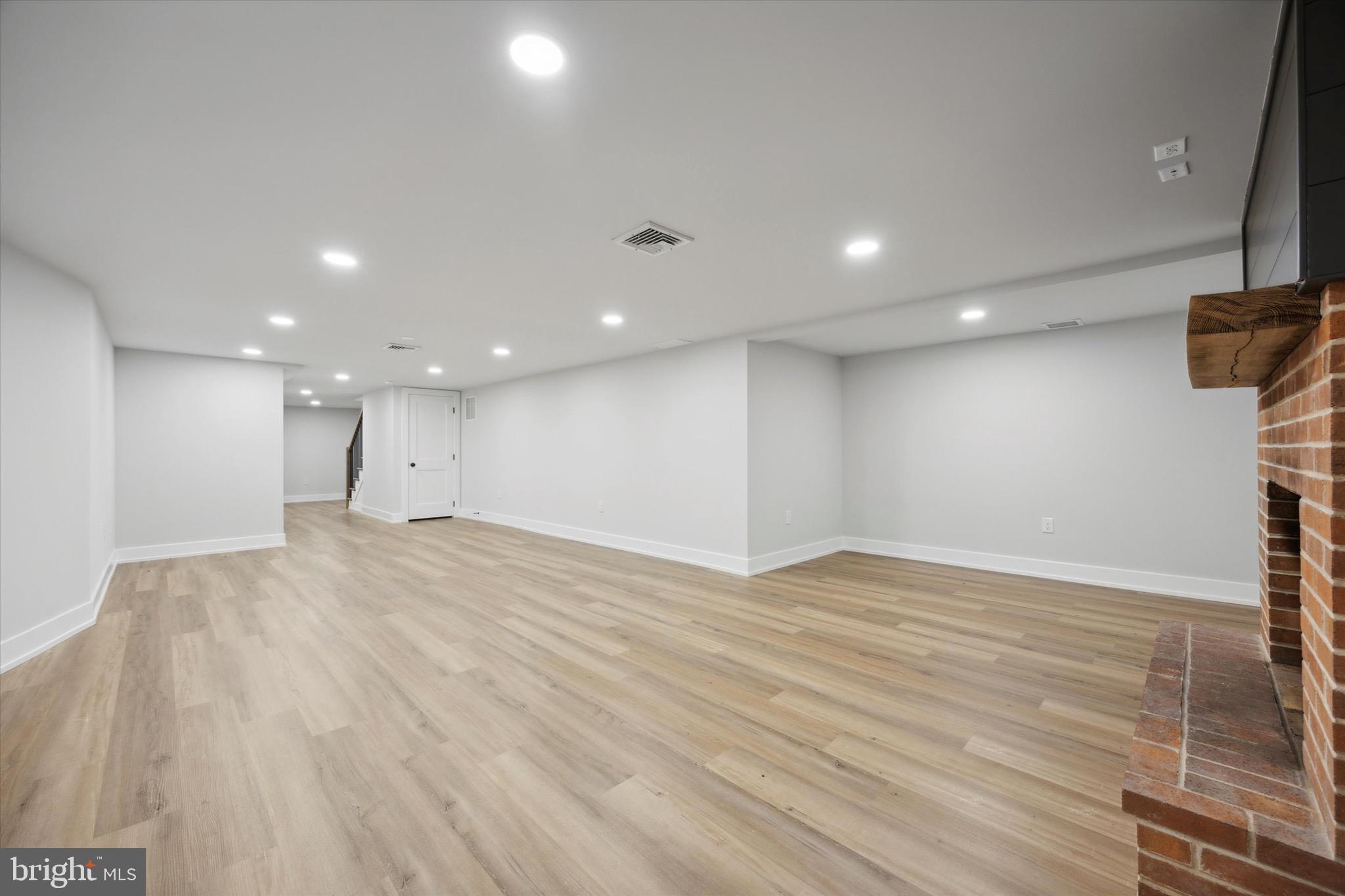 PENN OAK MANOR - Residential